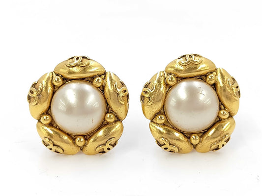 CHANEL Vintage Coco Mark 94A Metal Faux Pearl Gold Earrings with Tag