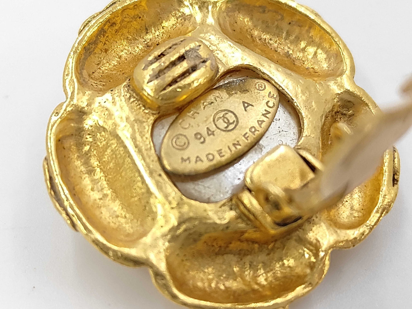 CHANEL Vintage Coco Mark 94A Metal Faux Pearl Gold Earrings with Tag