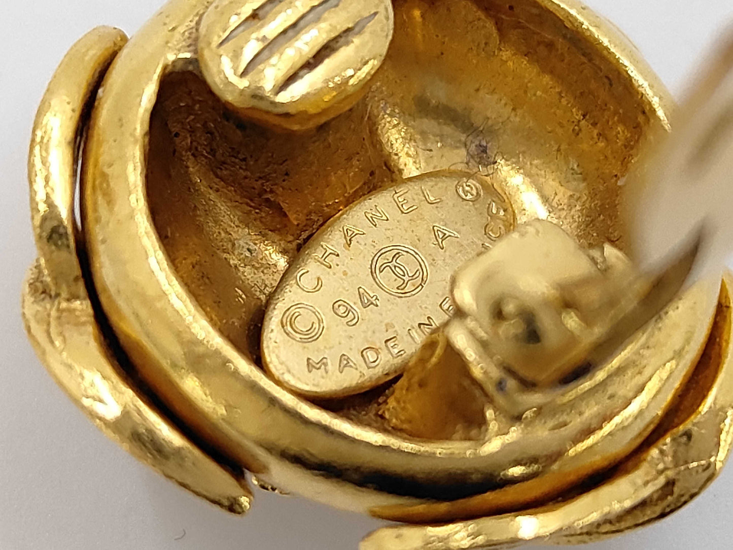 CHANEL Vintage 94A Metal Gold Earrings with Tag