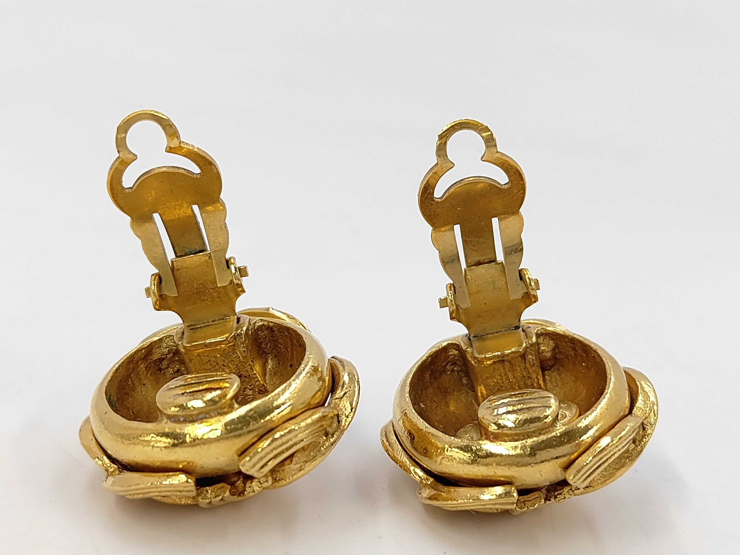 CHANEL Vintage 94A Metal Gold Earrings with Tag