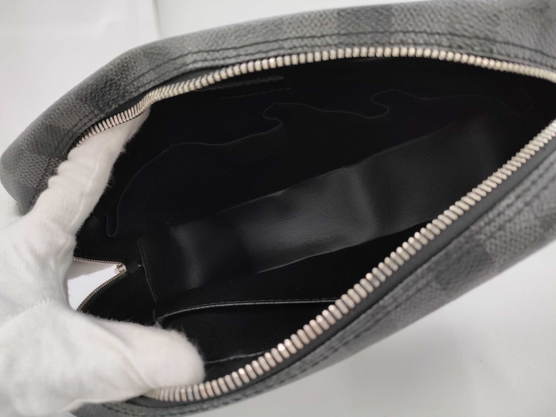 LOUIS VUITTON Damier Graphite True Toilette Pouch
