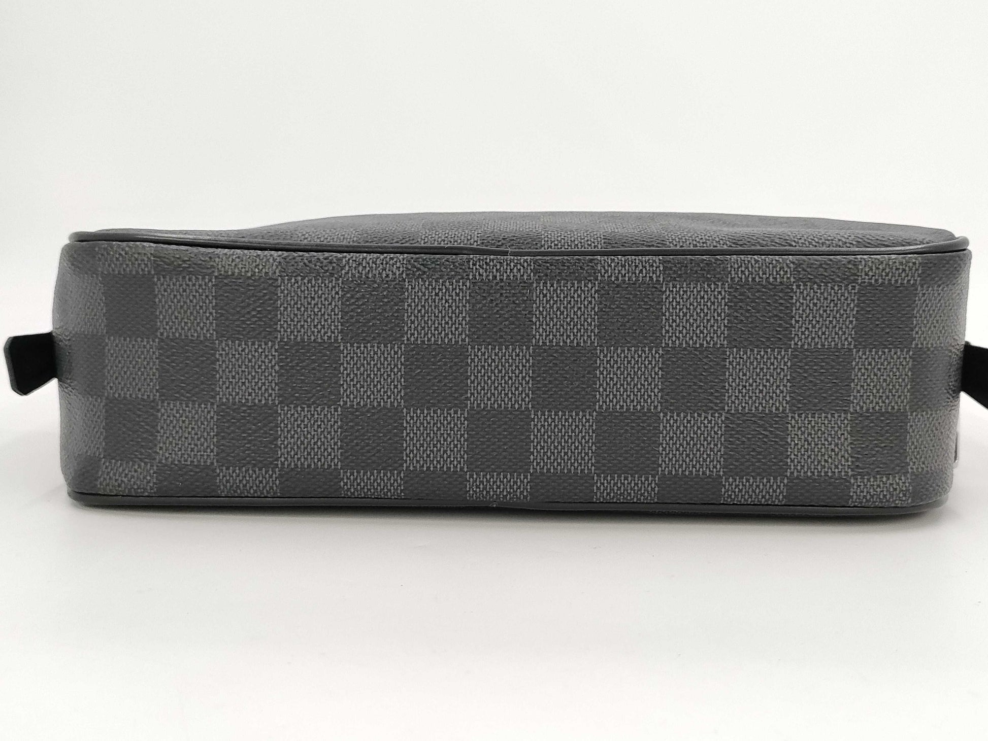 LOUIS VUITTON Damier Graphite True Toilette Pouch