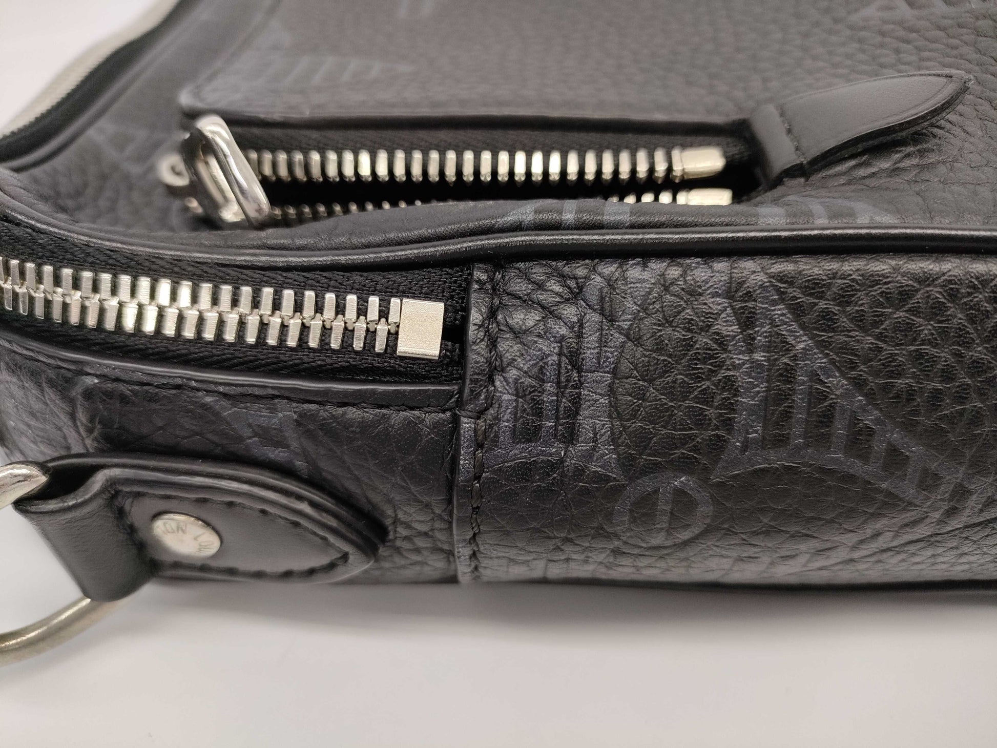 LOUIS VUITTON Monogram M57287 Flight Case Monogram Giant Handbag