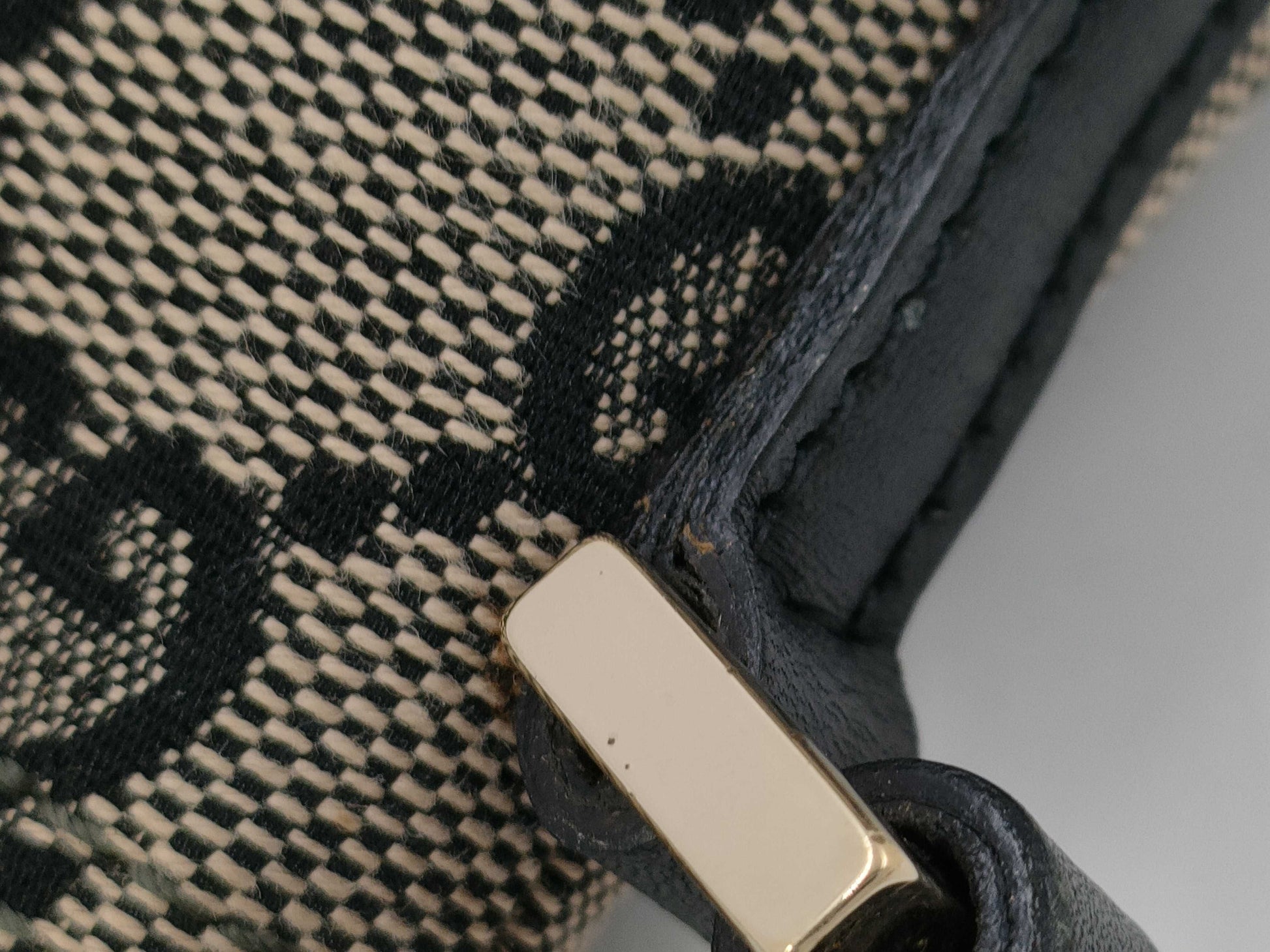 GUCCI GG Canvas 039 1103 Mini Pouch Handbag
