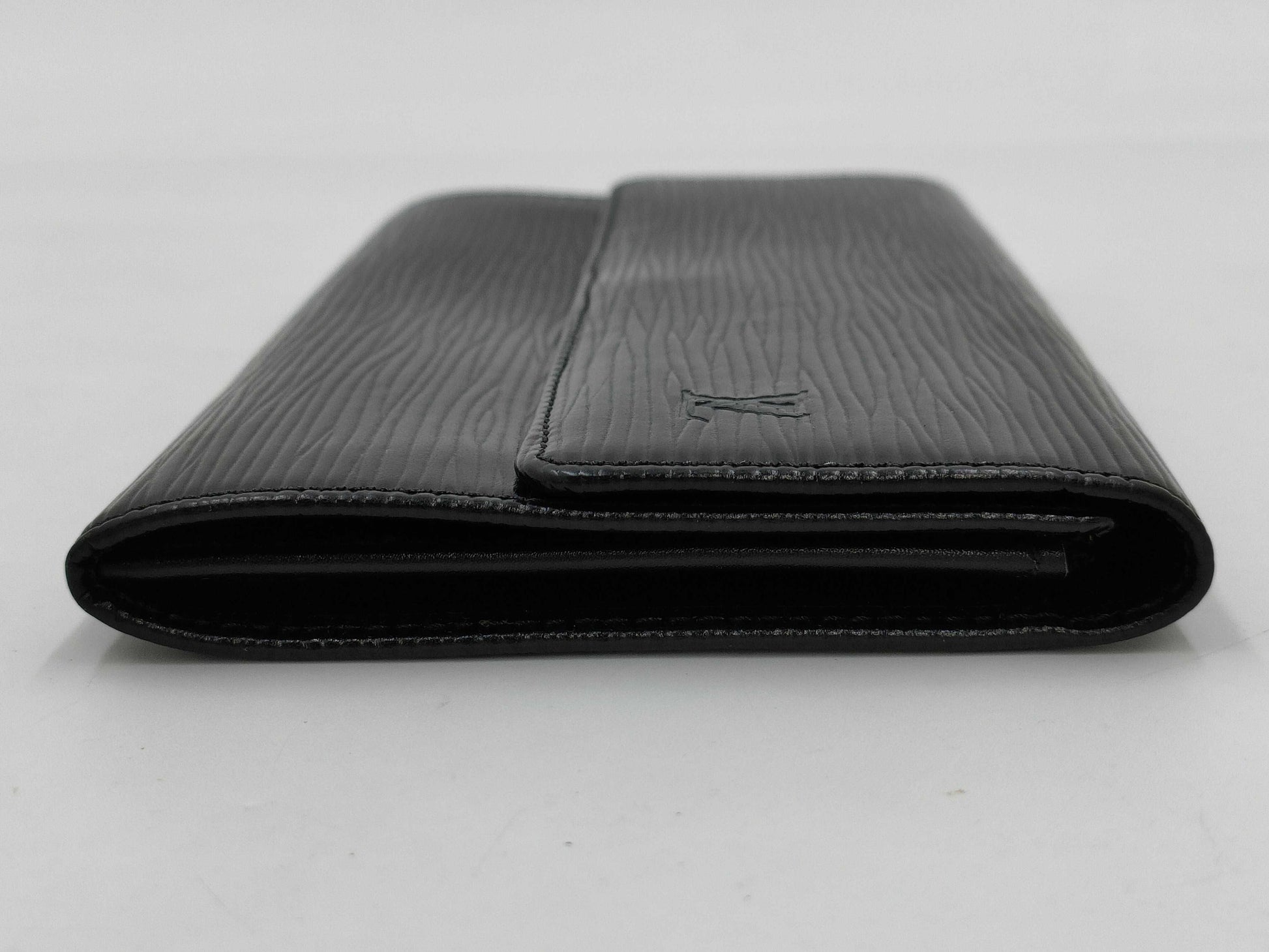 LOUIS VUITTON Epi Portefeuille Sarah Wallet