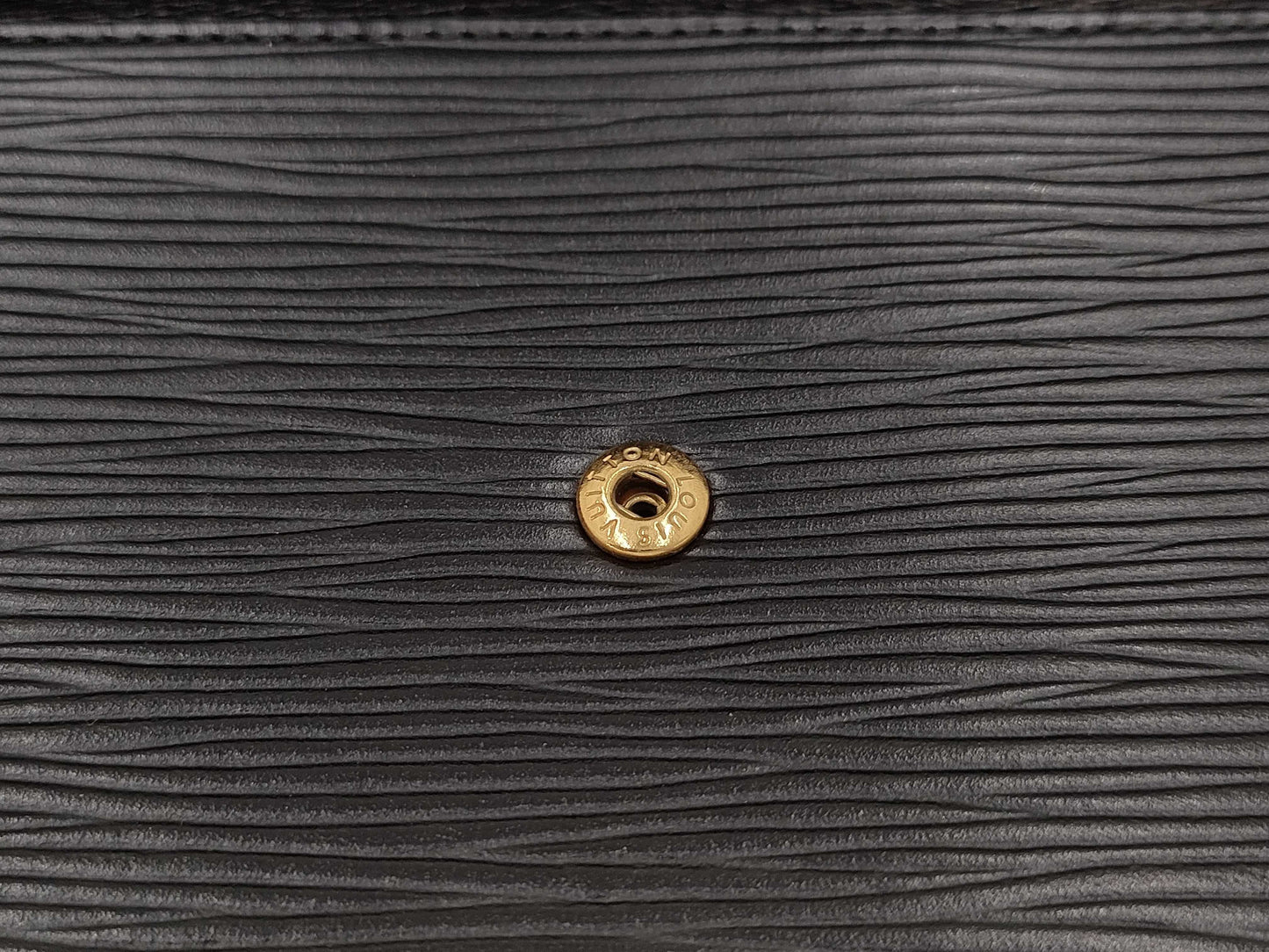 LOUIS VUITTON Epi Portefeuille Sarah Wallet