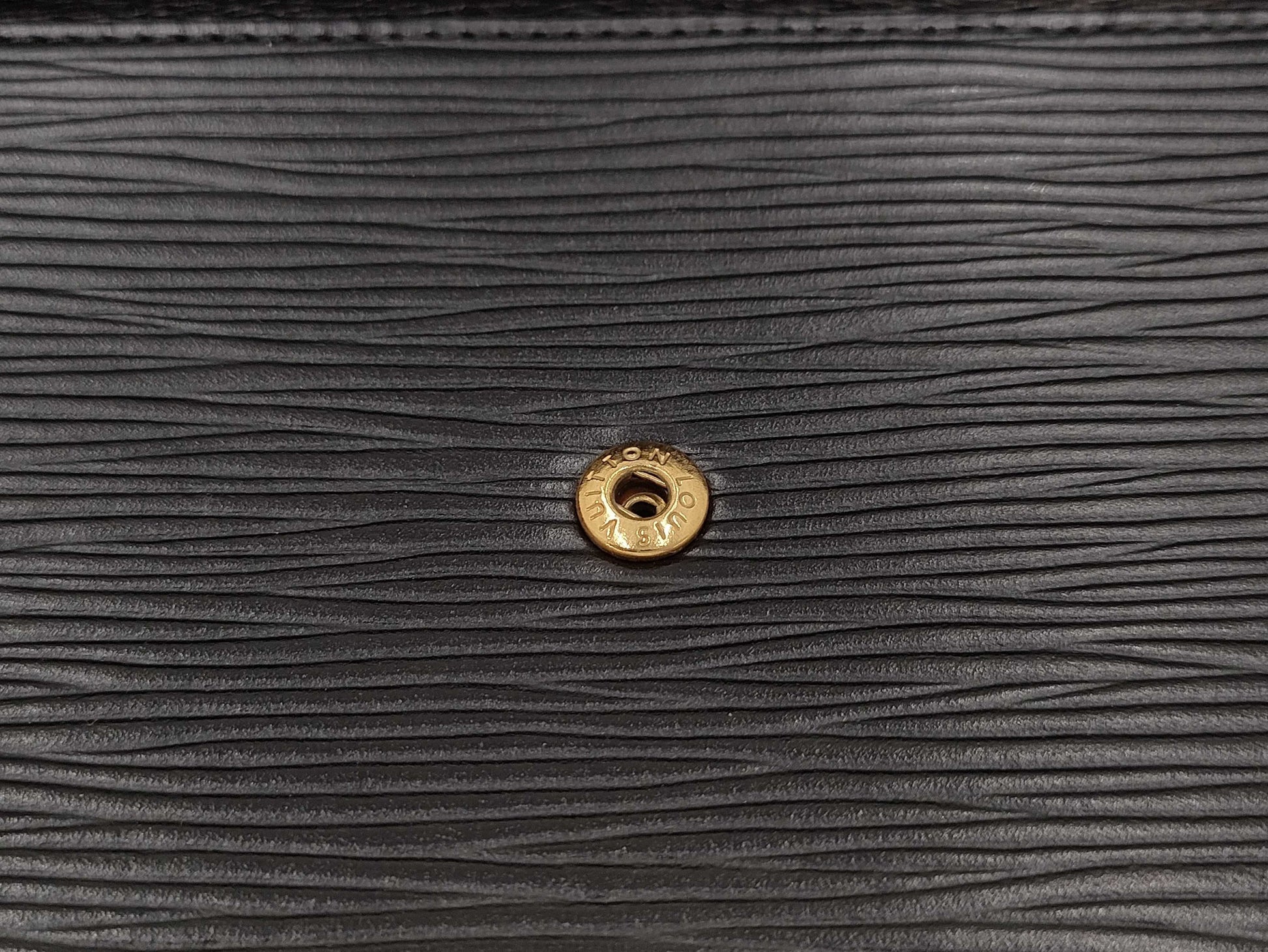LOUIS VUITTON Epi Portefeuille Sarah Wallet