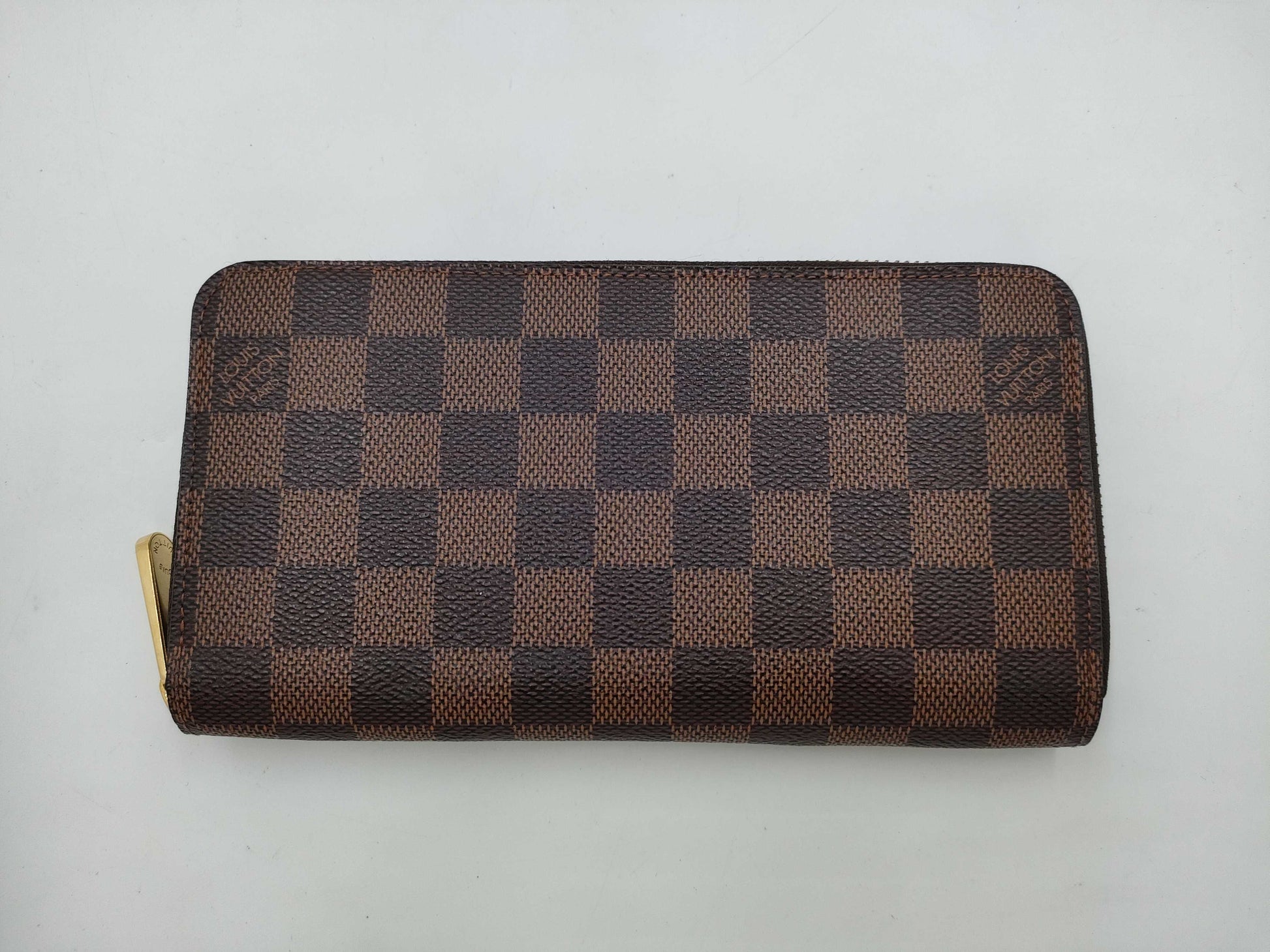 LOUIS VUITTON Damier Zippy Wallet