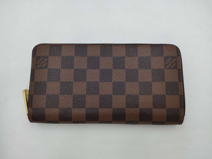 LOUIS VUITTON Damier Zippy Wallet