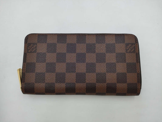 LOUIS VUITTON Damier Zippy Wallet