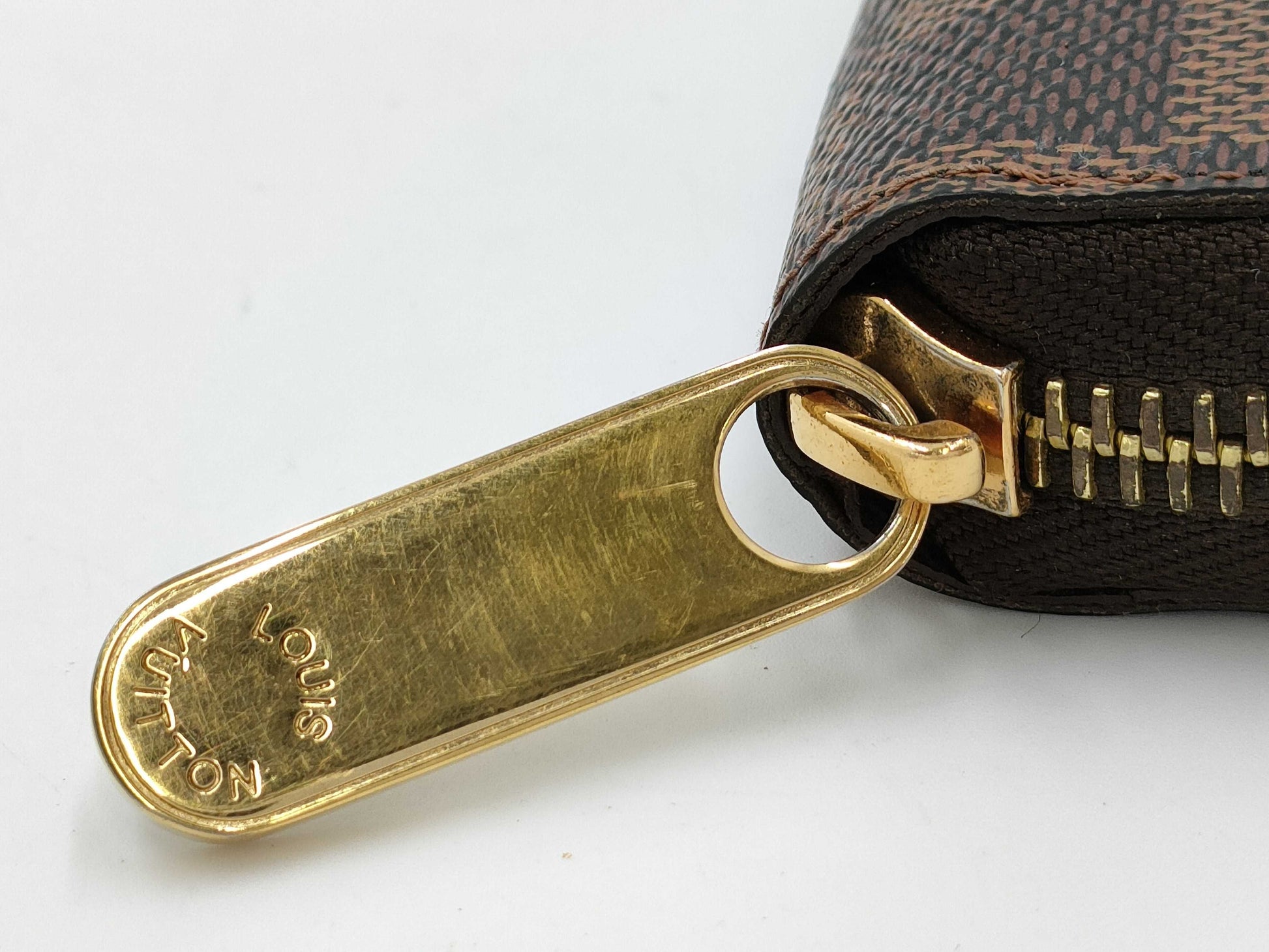 LOUIS VUITTON Damier Zippy Wallet