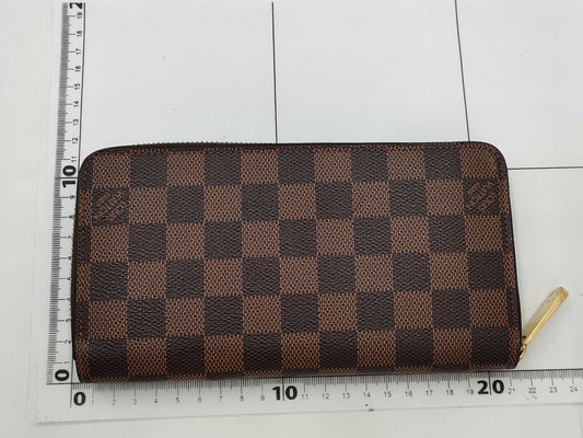 LOUIS VUITTON Damier Zippy Wallet