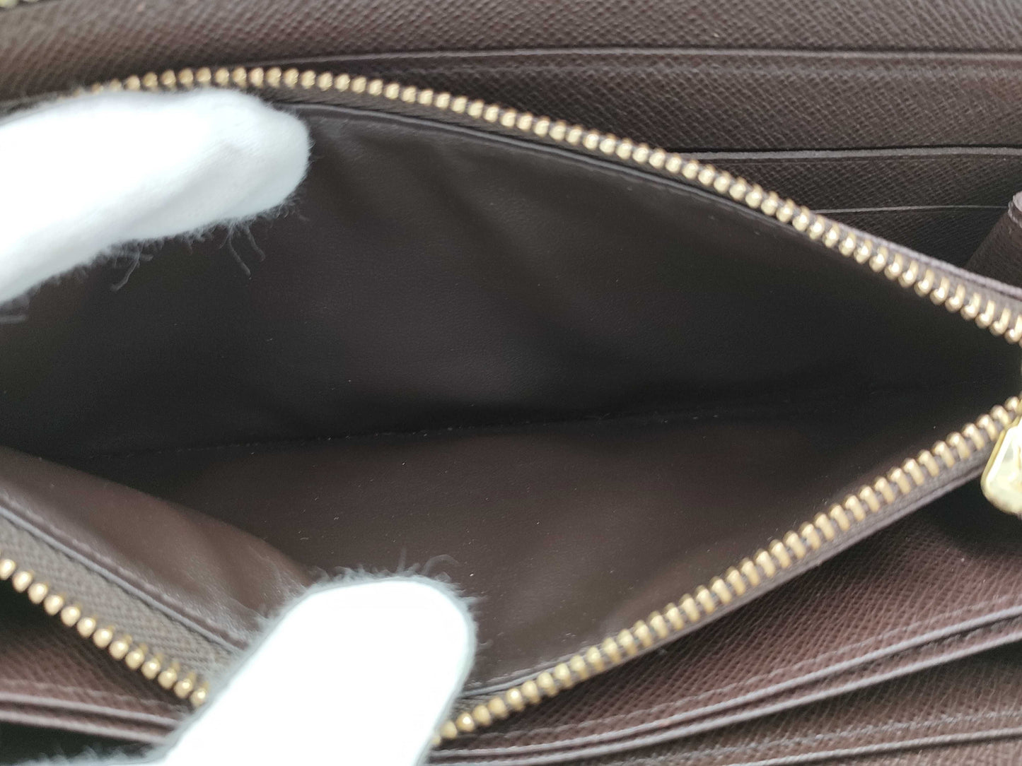 LOUIS VUITTON Damier Zippy Wallet