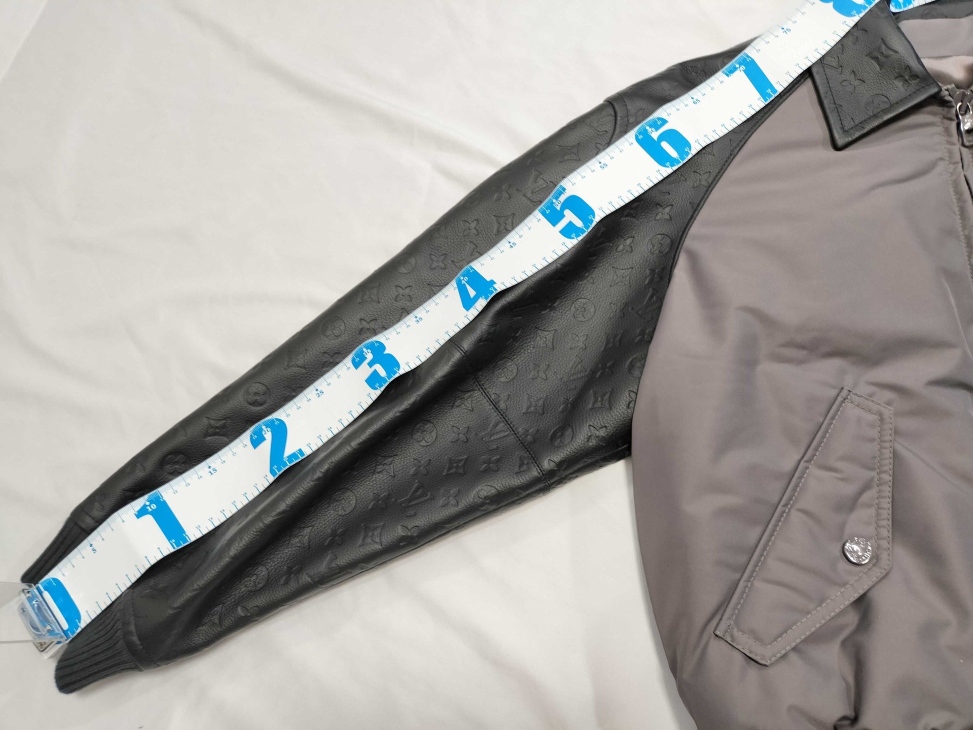 LOUIS VUITTON RM232 BQV HPL85E Arm Monogram Leather Switch Jacket/23AW