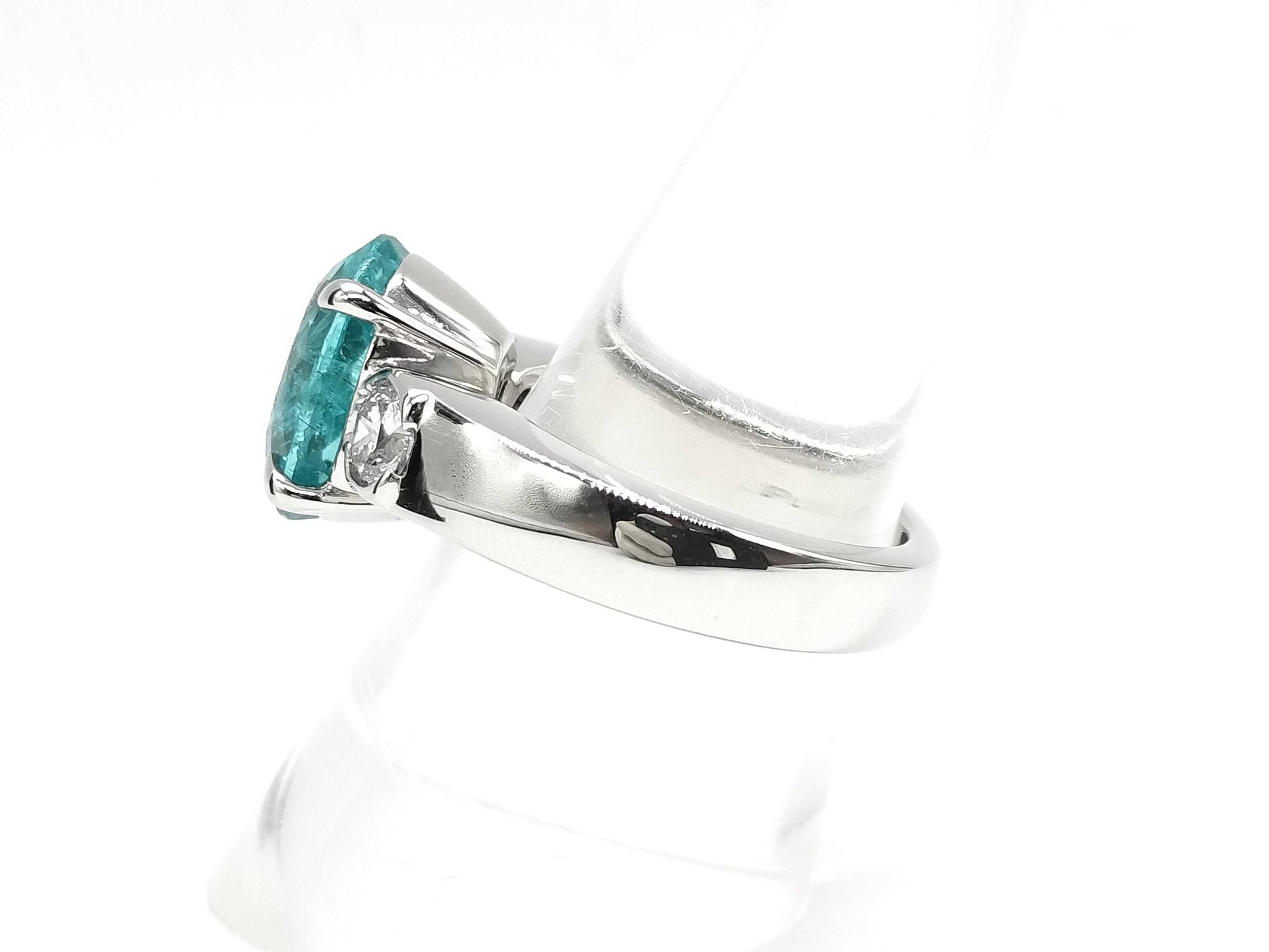 Paraiba tourmaline 5.695ct D0.40/0.40ct Pt900 20.6g Ring 