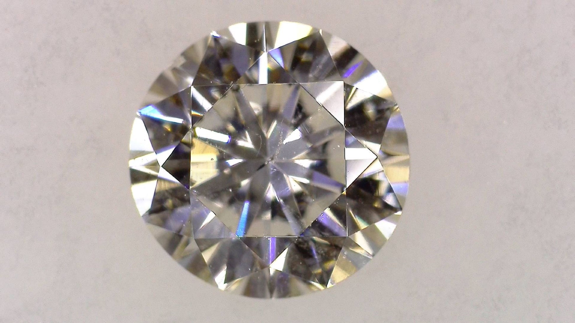 0.835ct H SI-2 VERY GOOD/GD/GD STRONG BLUE NATURAL 5.97-6.07X3.76mm Loose Diamond