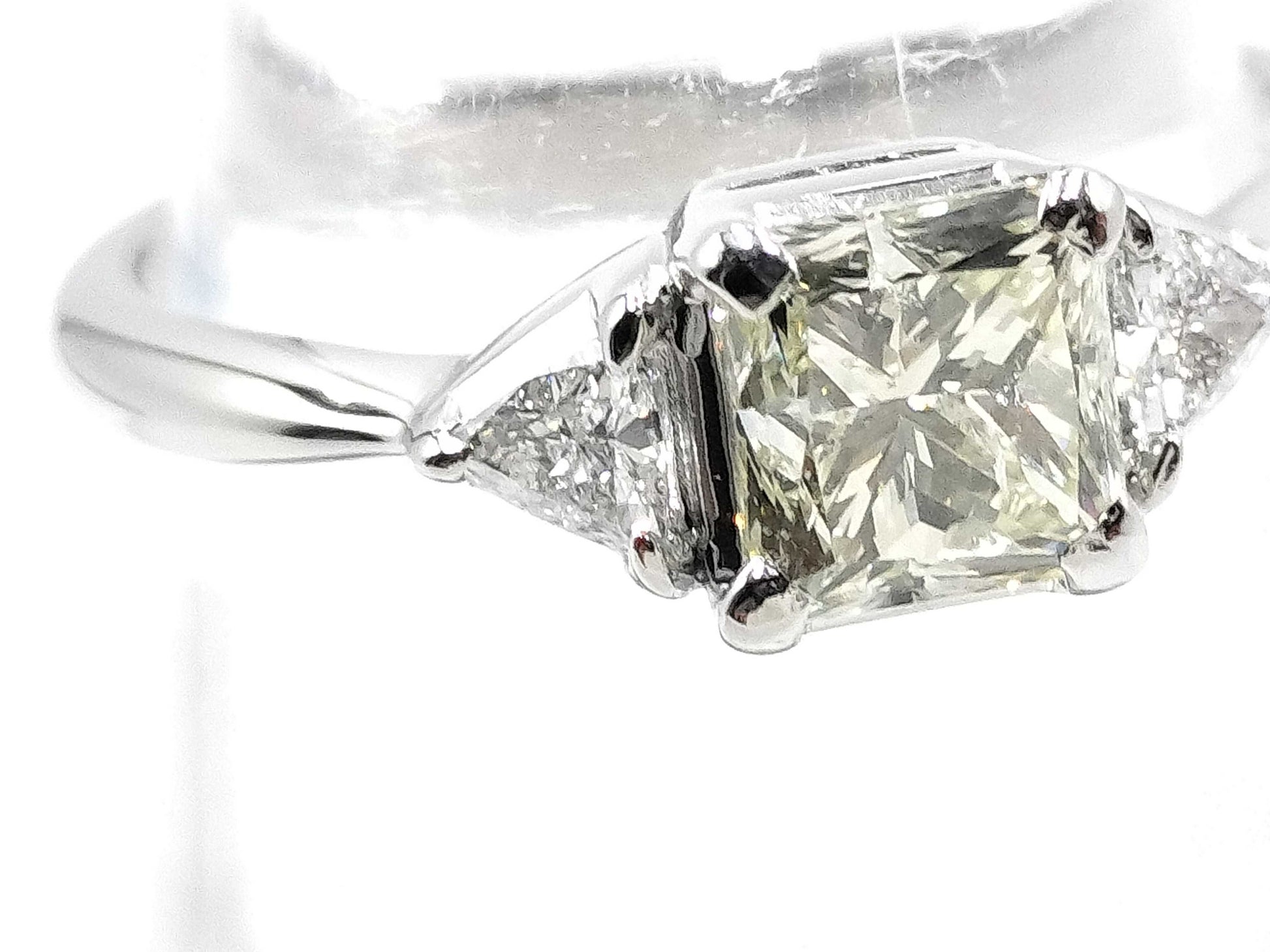 D1.008ct FD0.16ct PT900 4.2g Ring 