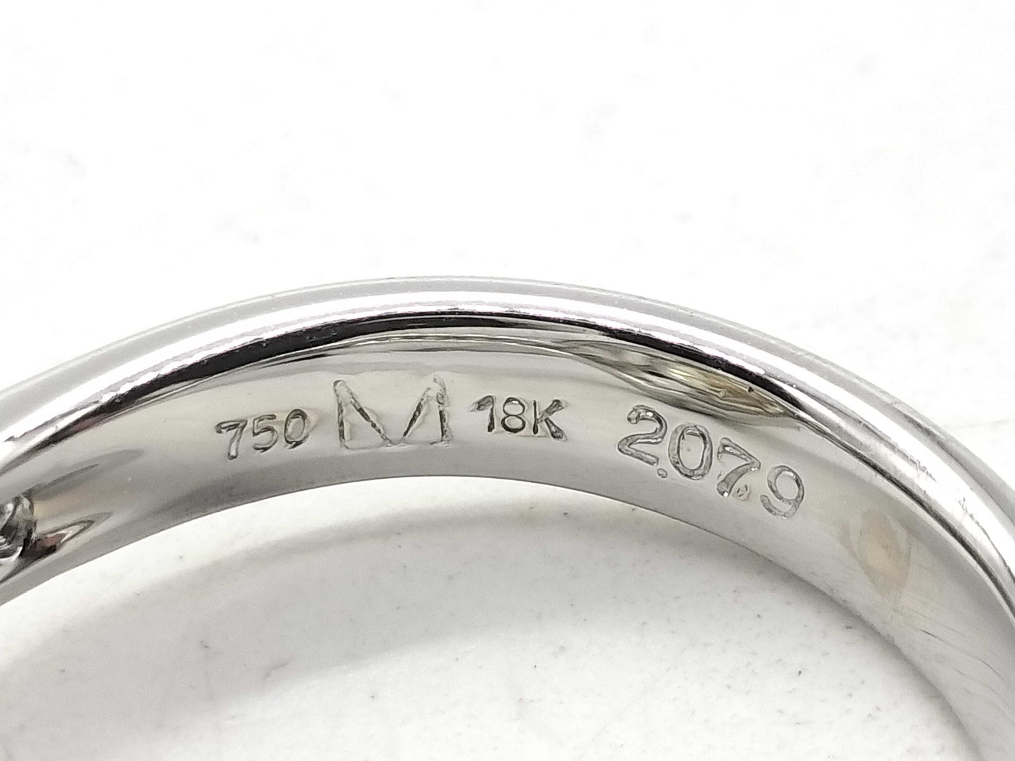 D2.079ct Diamond 750 6.9g Ring 
