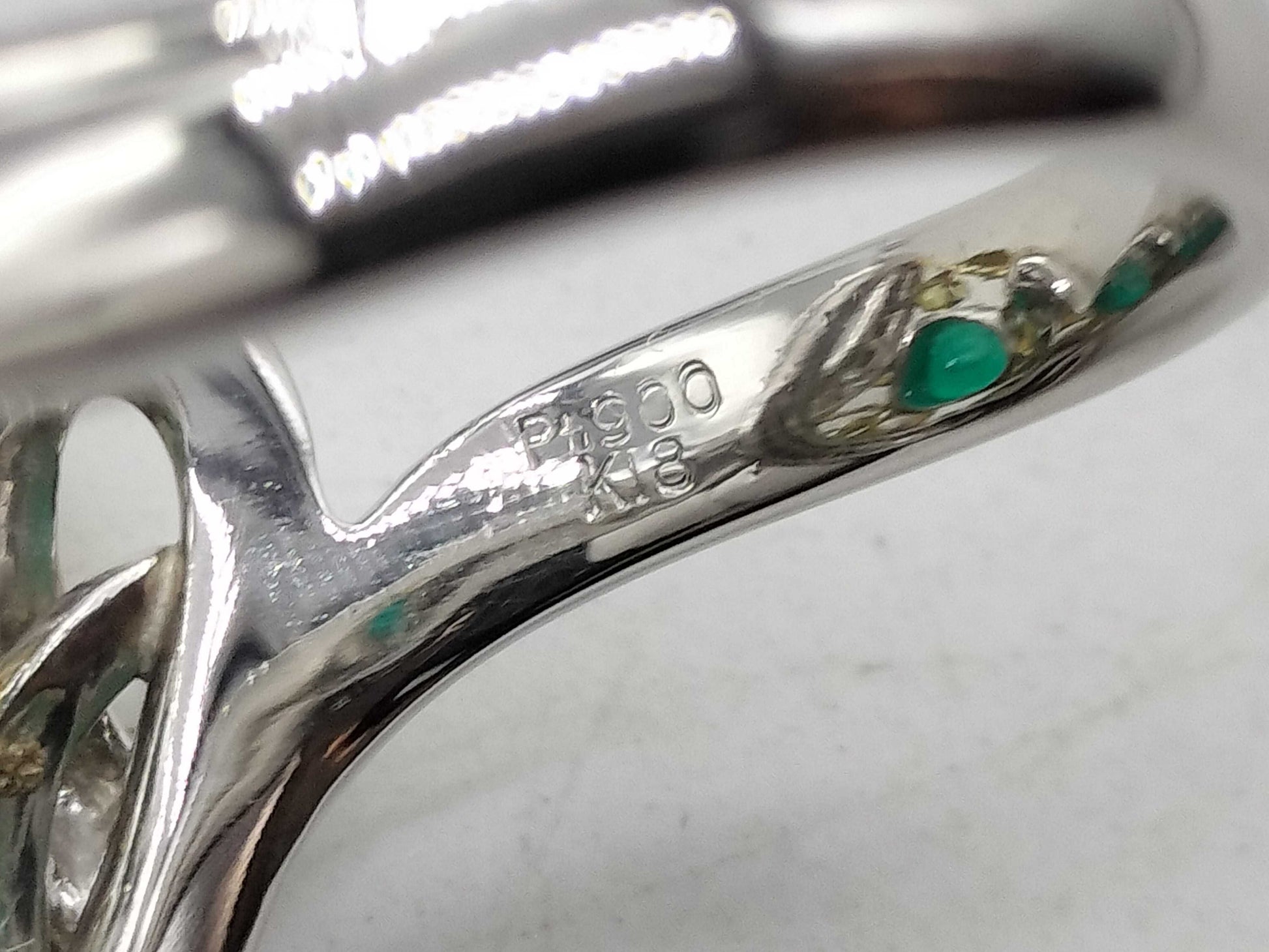 Cabochon E3.78ct, Colored Stone Multi D0.18ct, PT900/K18, 12.8g Ring 