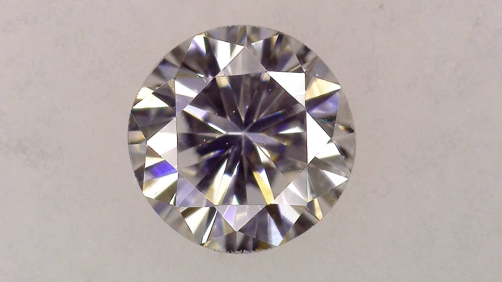 0.256ct F VS-2 GOOD/GD/FR NONE NATURAL 4.02-4.10X2.54mm Loose Diamond