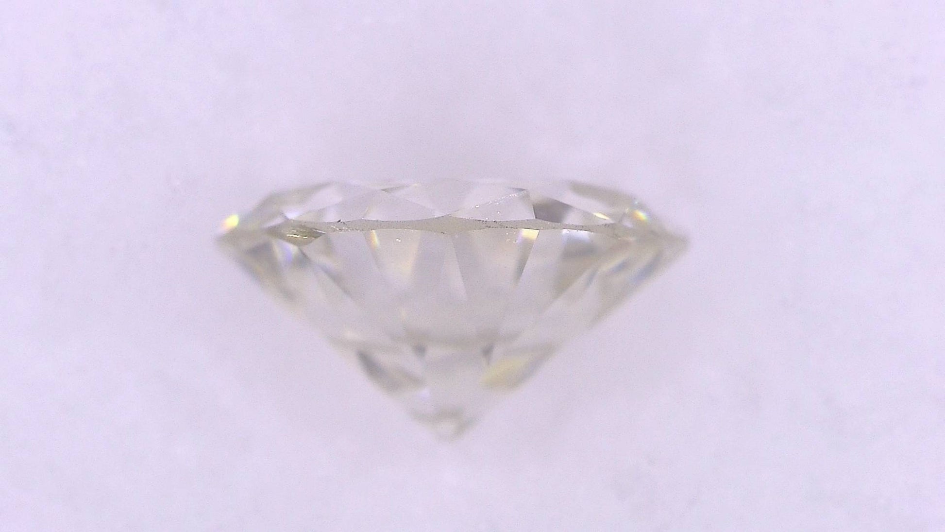 0.719ct J SI-1 POOR/GD/PR MEDIUM YELLOWISH GREEN NATURAL 5.90-5.98X3.25mm Loose Diamond