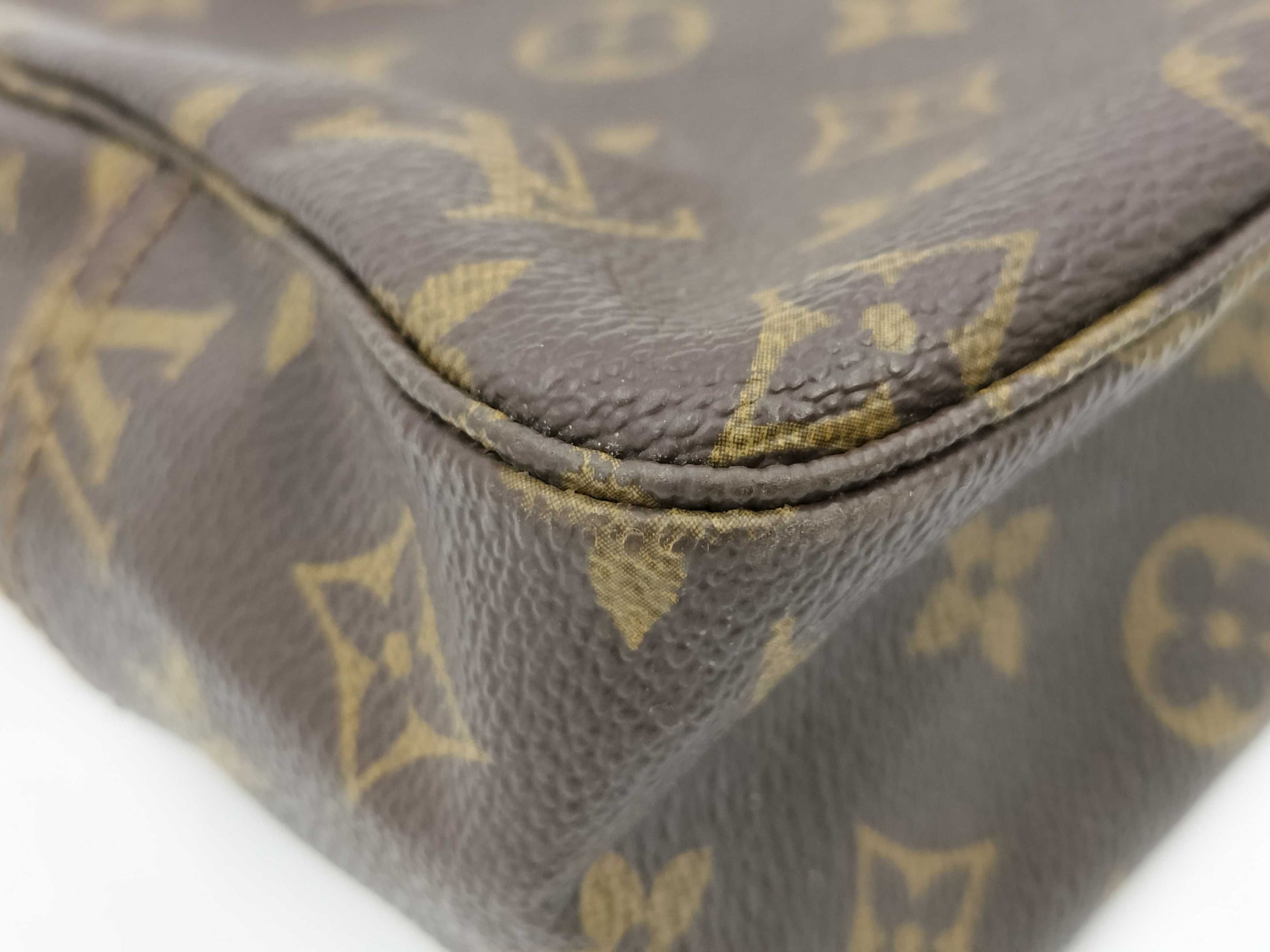 LOUIS VUITTON Monogram Truest Wallet 27 Second Bag