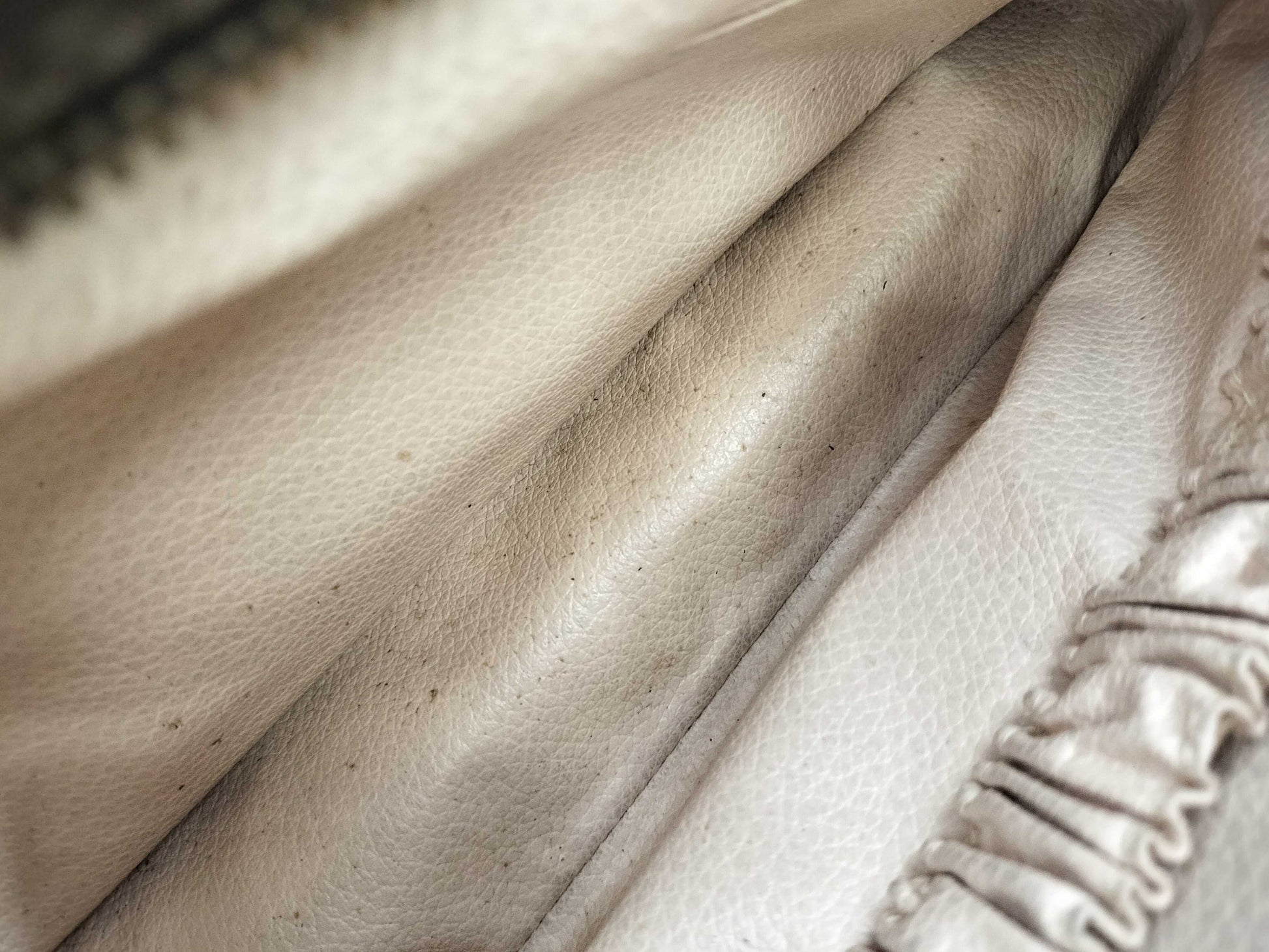 LOUIS VUITTON Monogram Truest Wallet 27 Second Bag