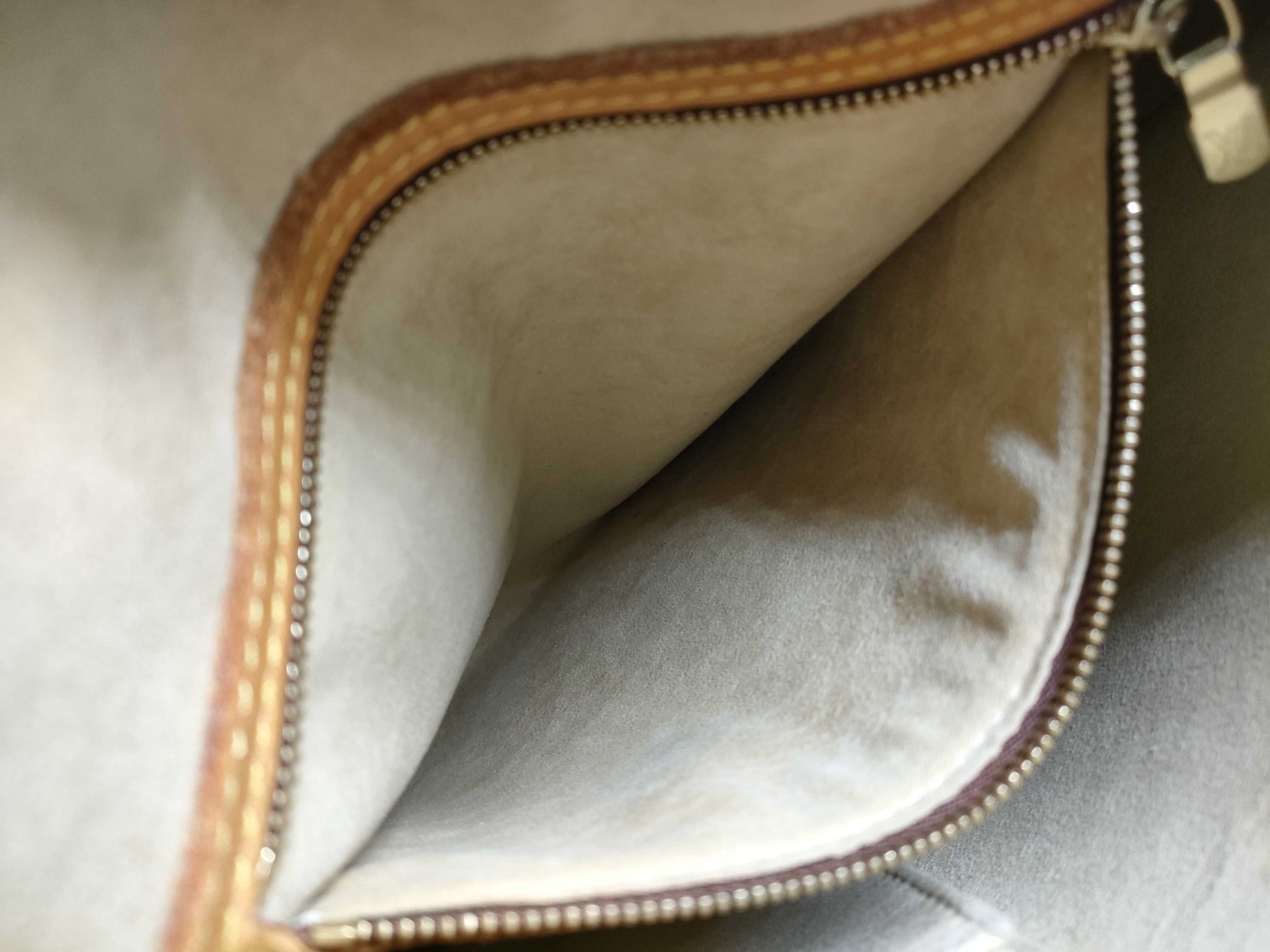 LOUIS VUITTON M51145 Monogram Looping GM Shoulder Bag