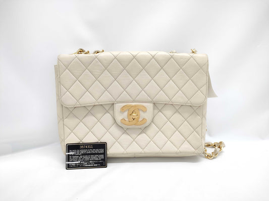 GUCCI CHANEL Matelasse Chain Shoulder Bag, White, No. 3