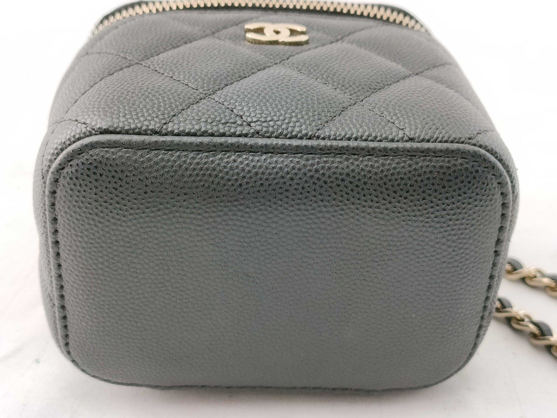 CHANEL #31 Caviar Skin Mini Vanity Chain Bag