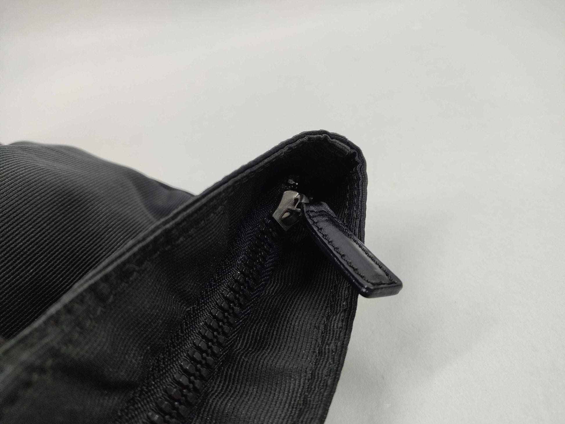FENDI nylon bag, bottom piping condition considered, handbag