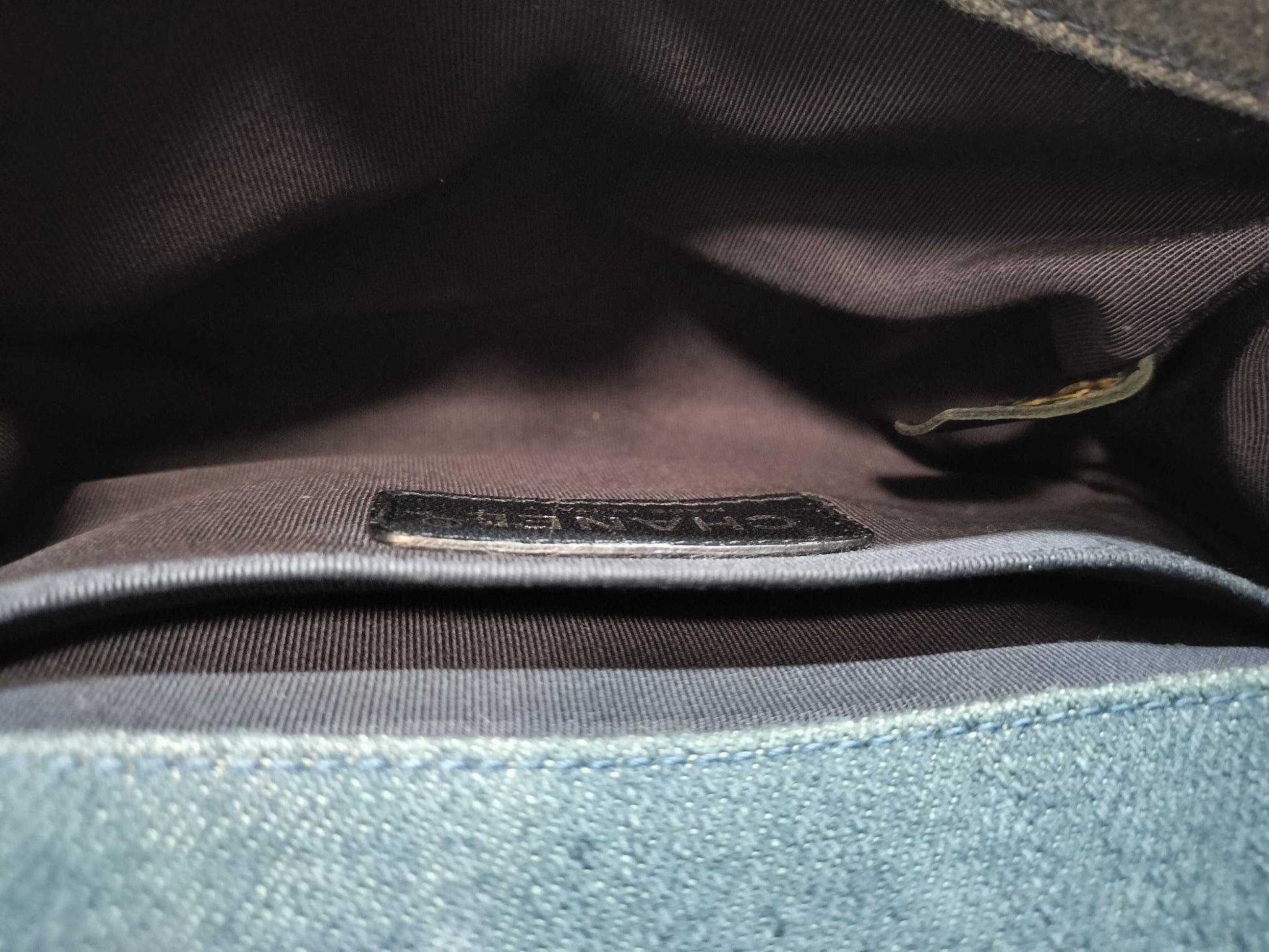 CHANEL Boy Chanel Chevron Denim Shoulder Bag 20862150