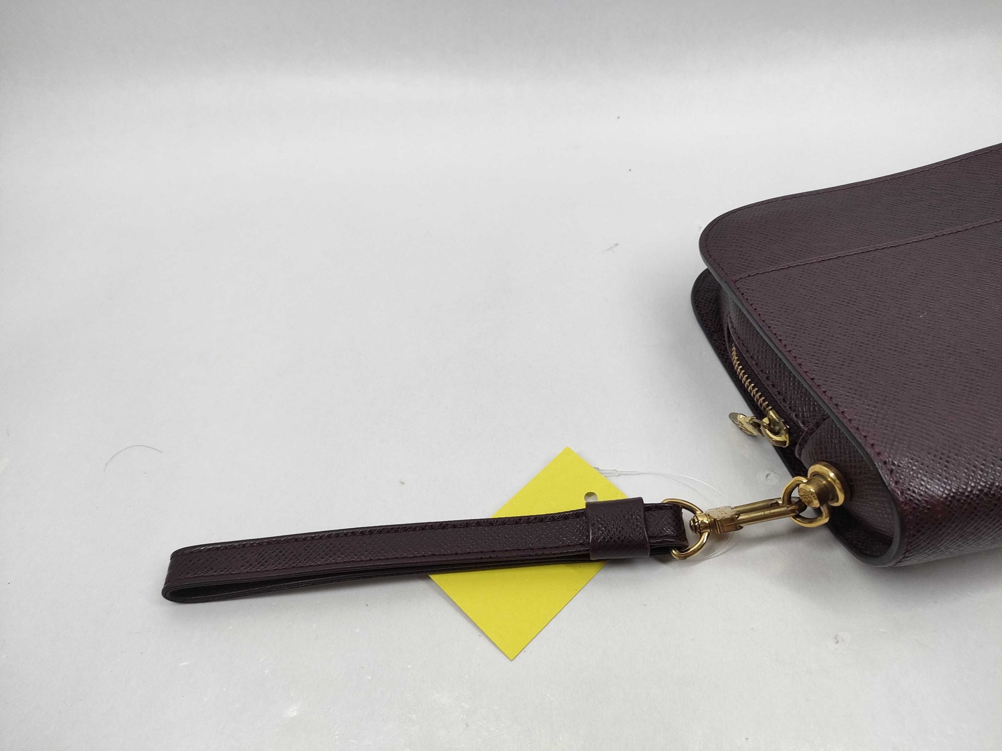 LOUIS VUITTON M30188 Taiga Baikal Second Bag