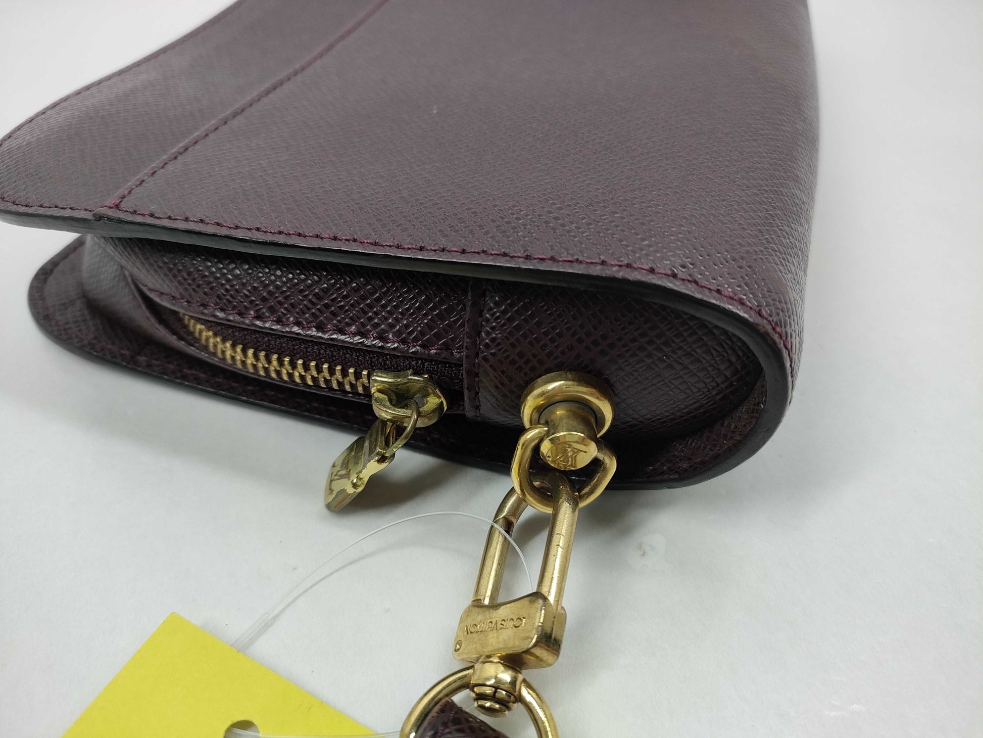 LOUIS VUITTON M30188 Taiga Baikal Second Bag