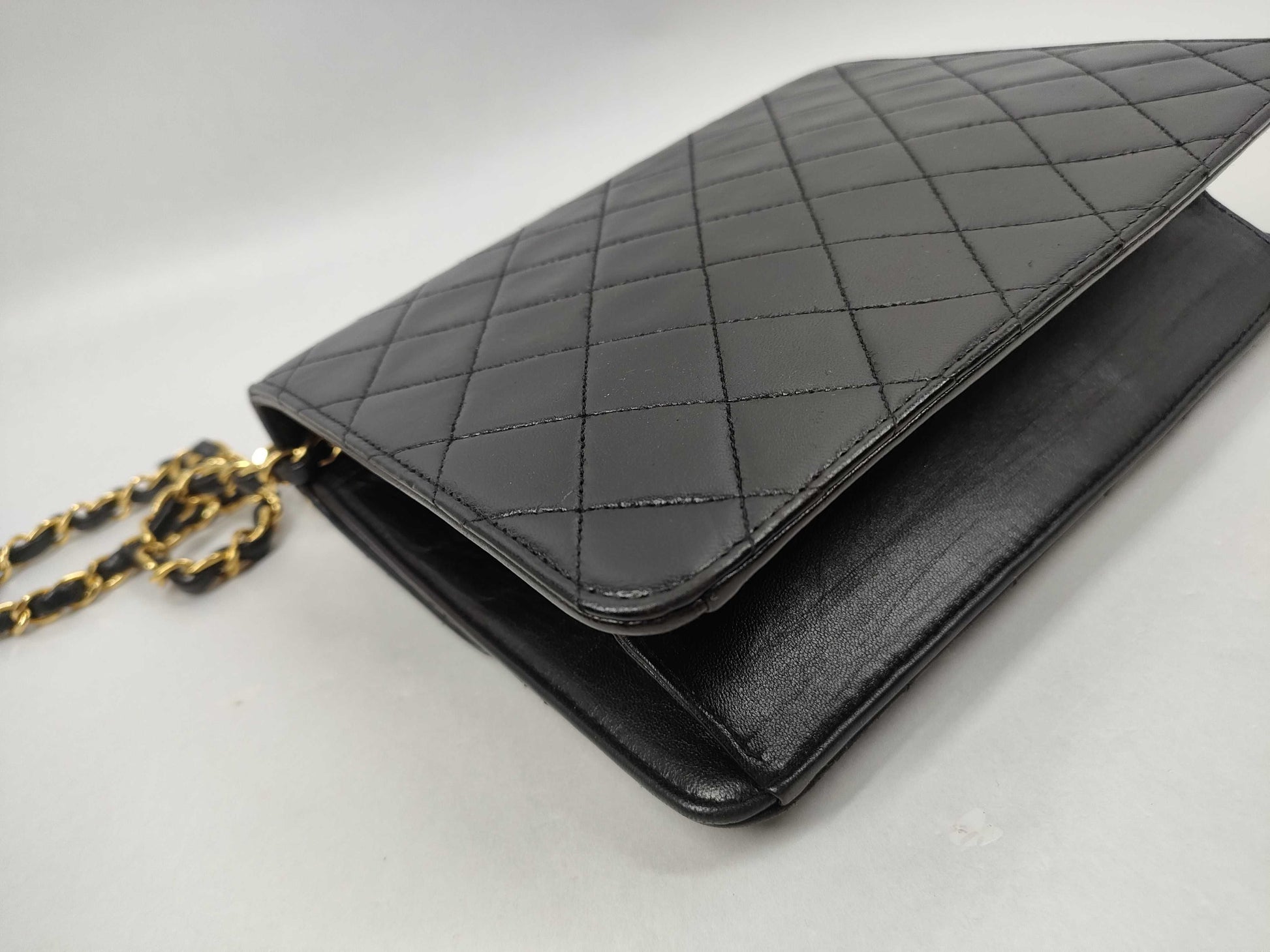 CHANEL Lambskin Matelasse 22 S Flap S Chain Push Lock Gold Shoulder Bag
