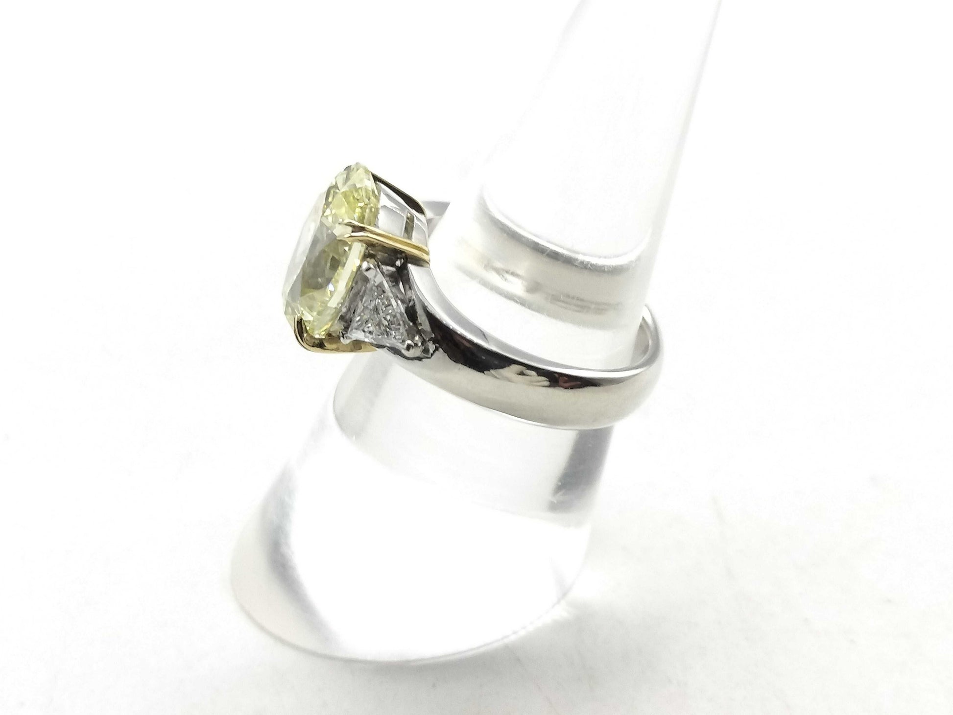 D5.590ct FD0.56ct PT900/K18 13..1g Ring 