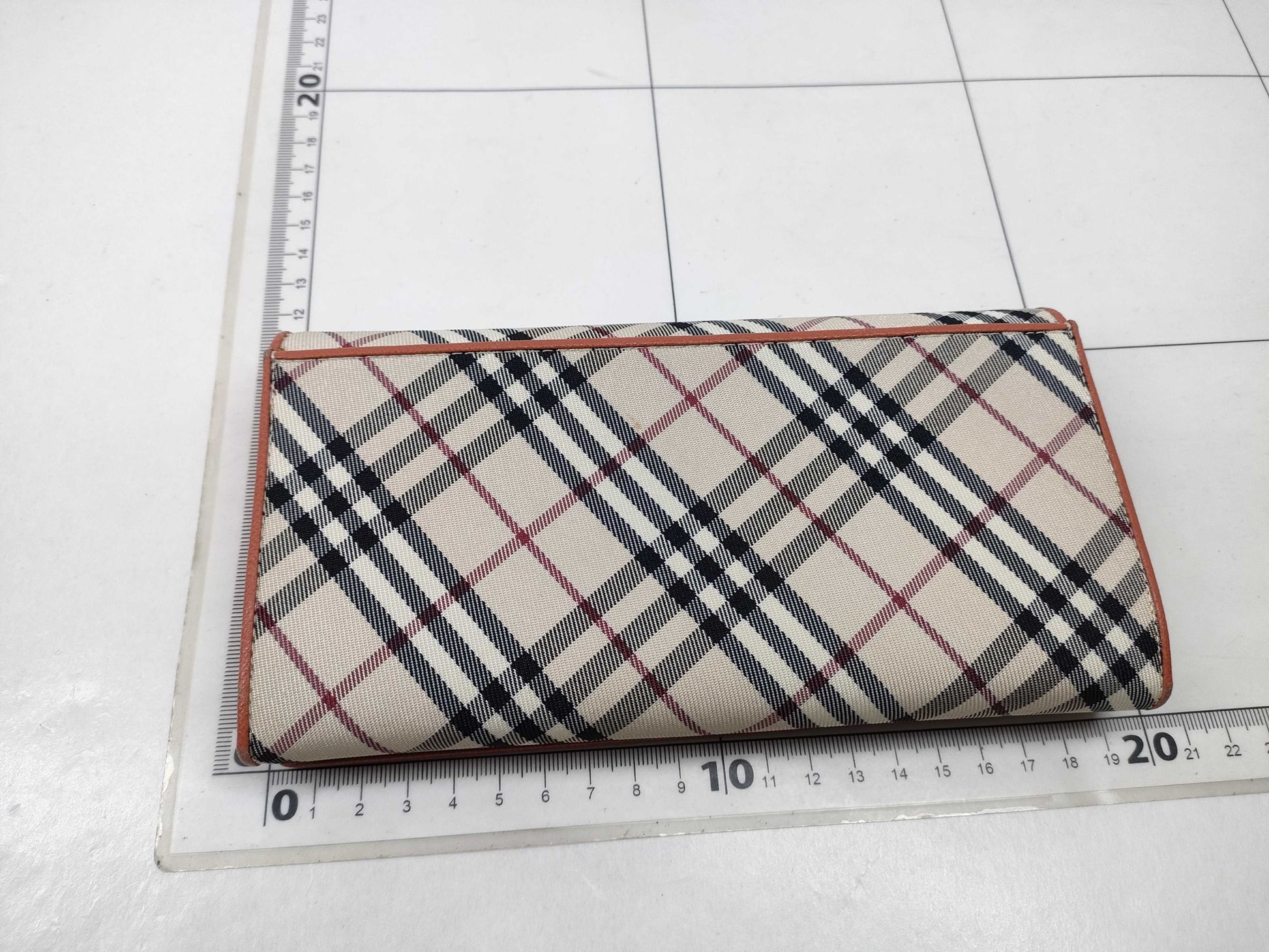 BURBERRY Gama Long Wallet