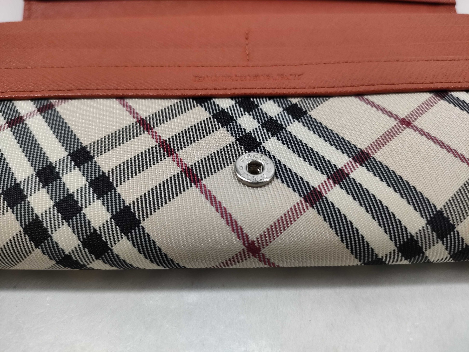 BURBERRY Gama Long Wallet