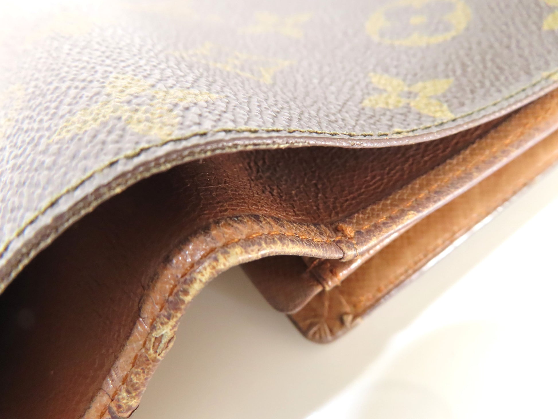 LOUIS VUITTON Monogram Compact Zip Wallet