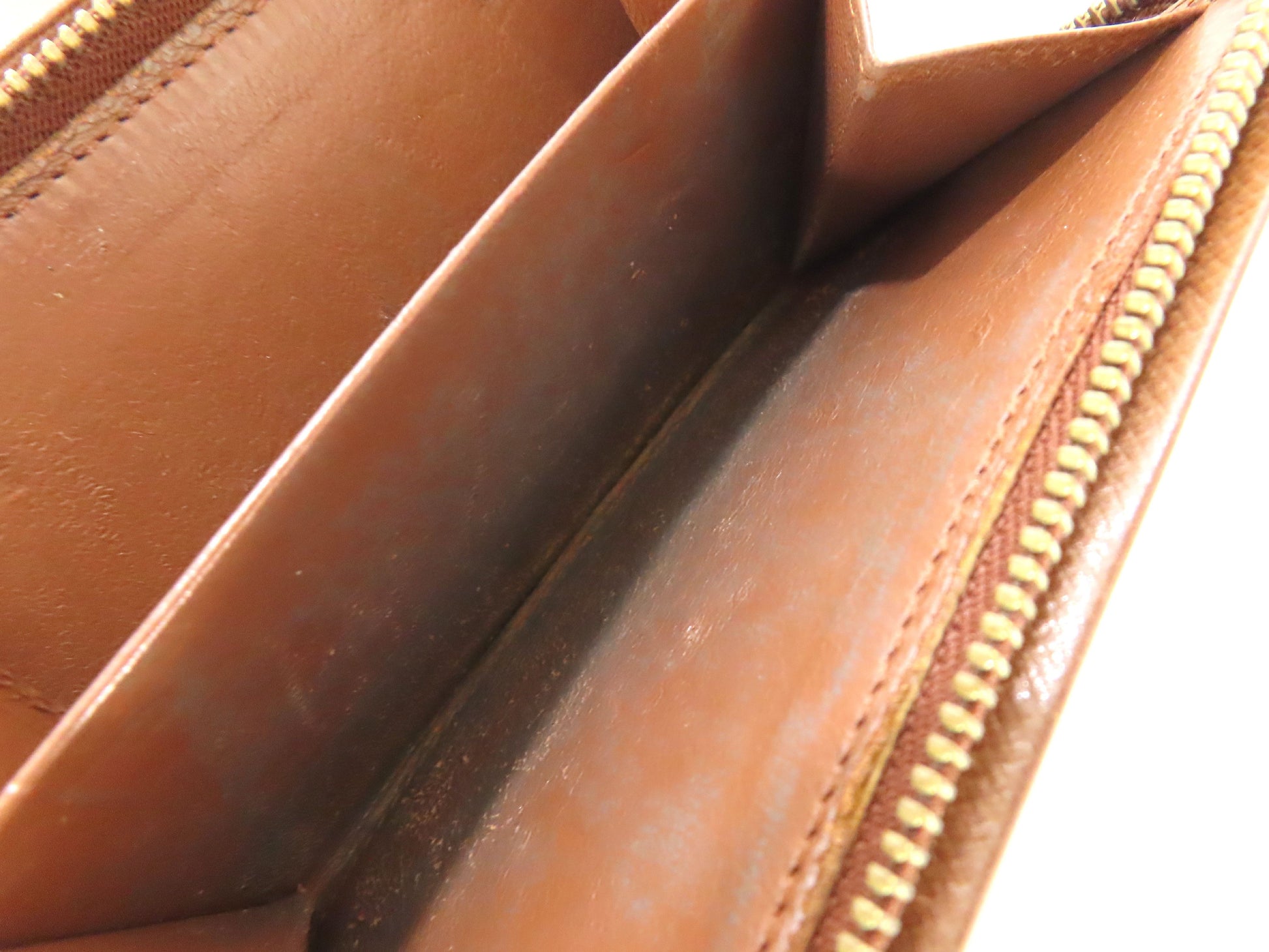 LOUIS VUITTON Monogram Compact Zip Wallet