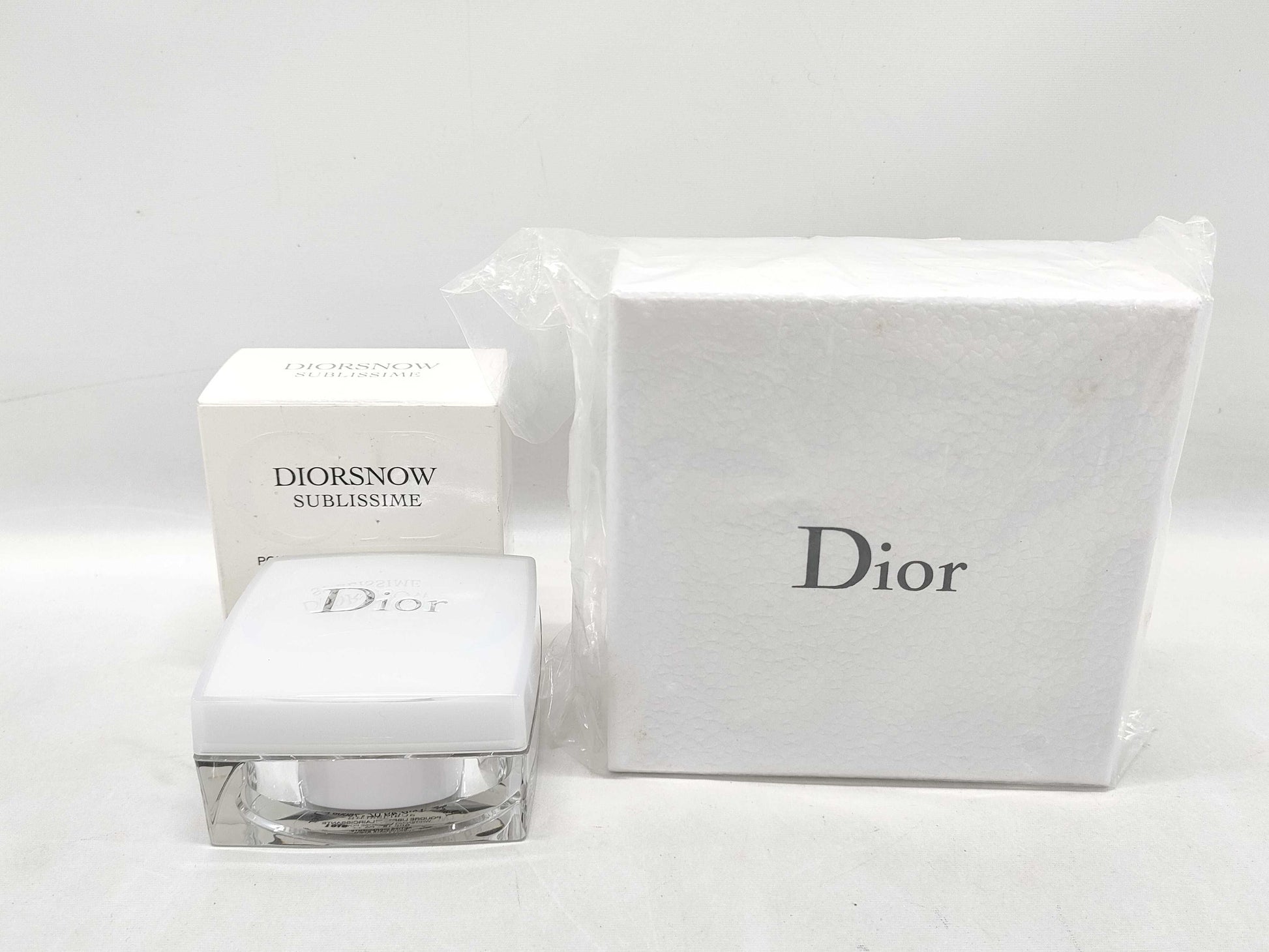 Dior Whitening Powder * Silky Soap 2 pieces Other accessories