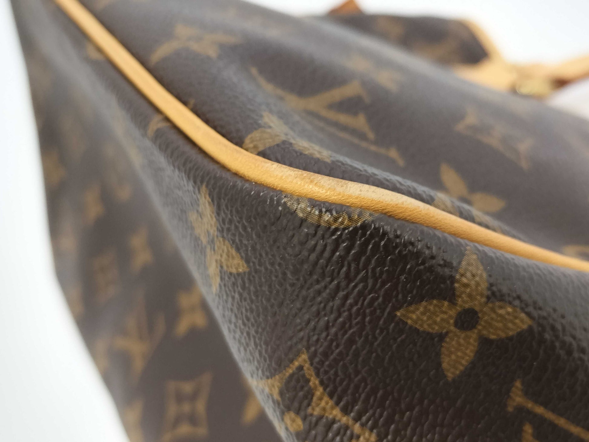 LOUIS VUITTON Monogram Batignolles Handbag