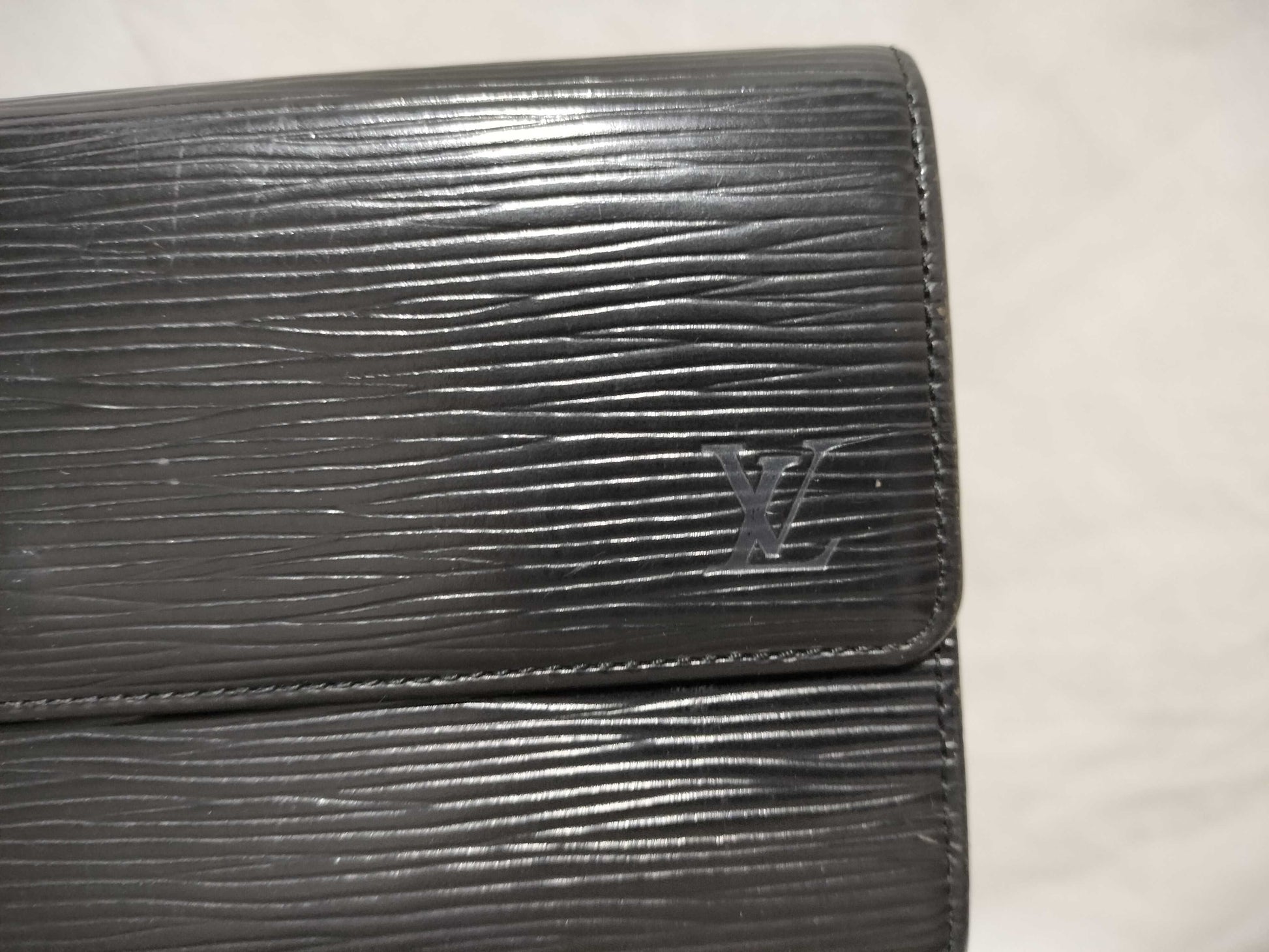 LOUIS VUITTON Epi Porte Monnaie Credit Noir Black Wallet