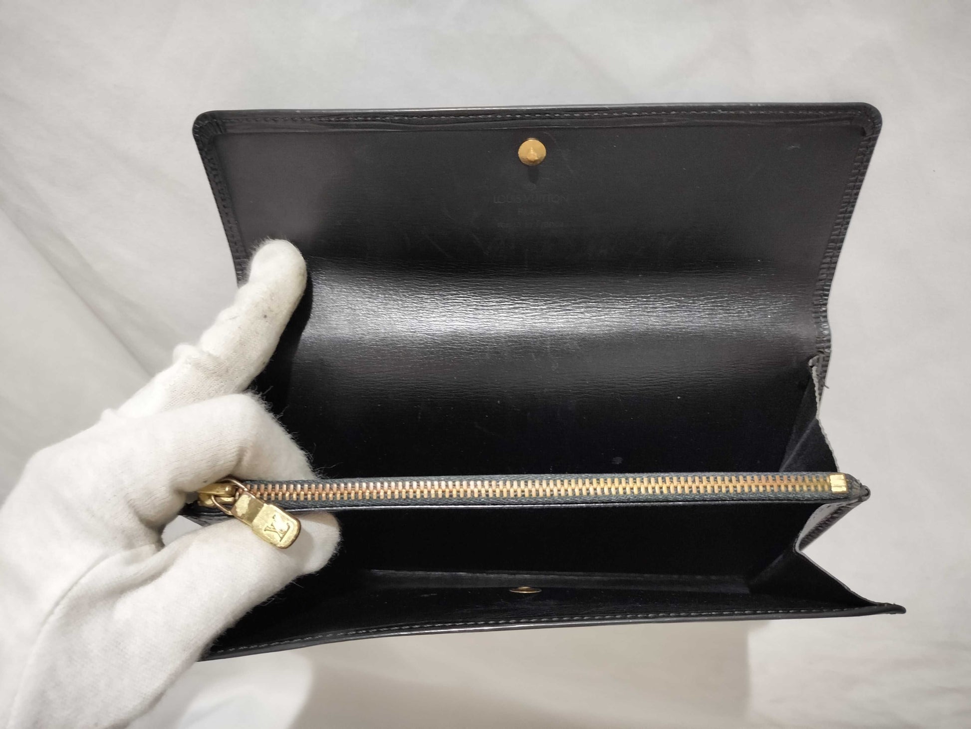 LOUIS VUITTON Epi Porte Monnaie Credit Noir Black Wallet