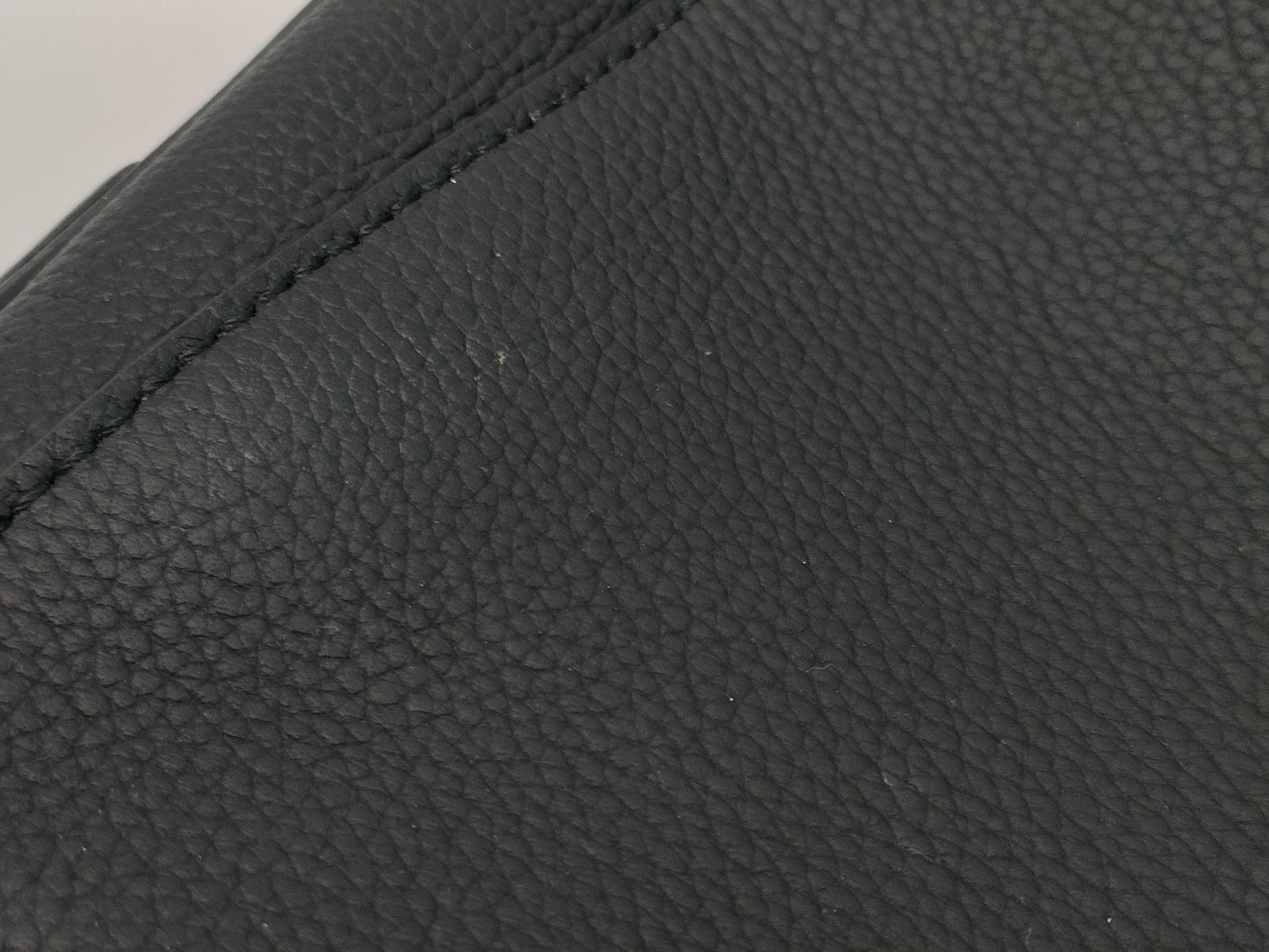 LOUIS VUITTON Aerogram Takeoff Messenger Shoulder Bag with RFID Tag