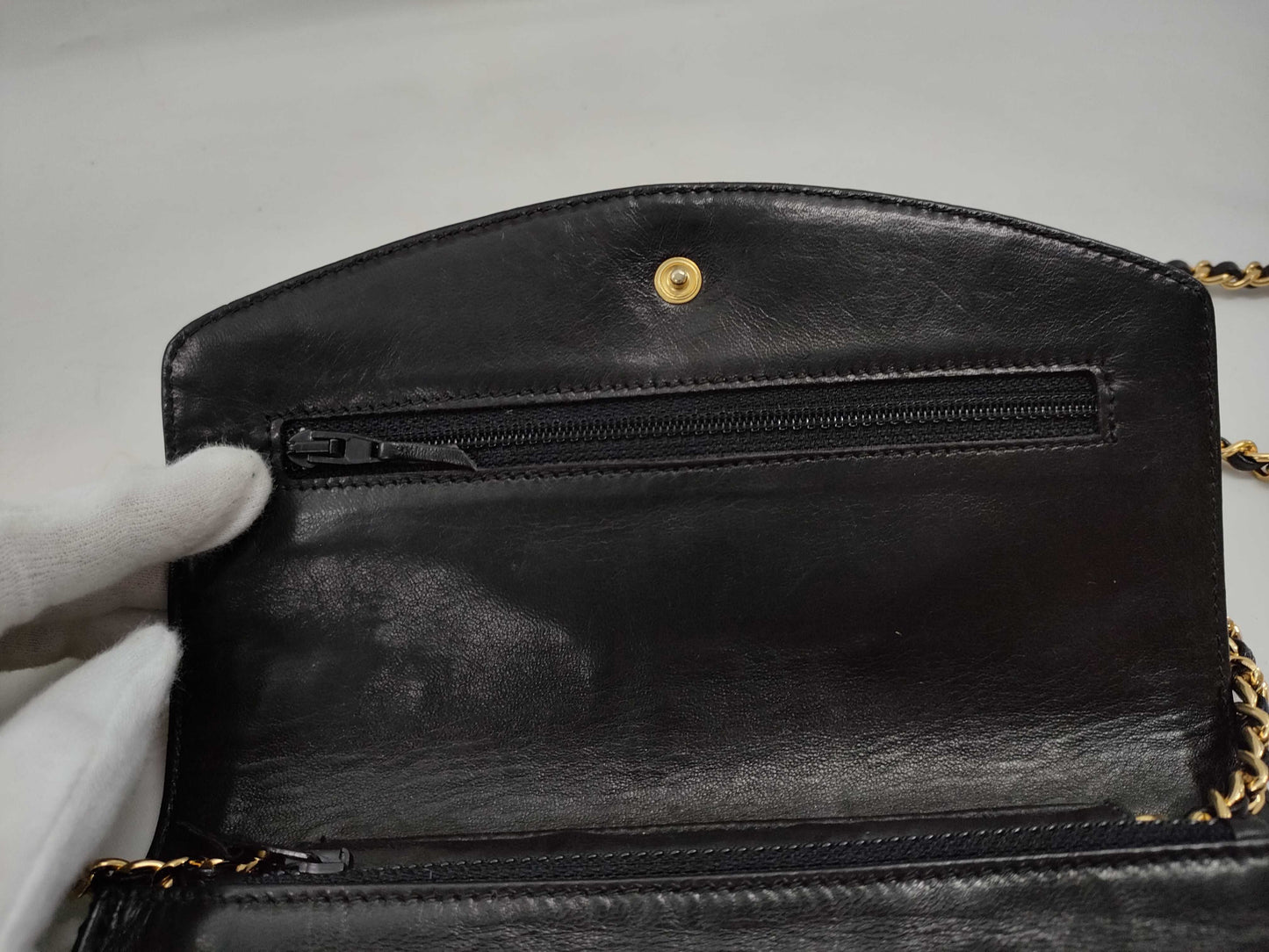 CHANEL Caviar Skin Chain Wallet Shoulder Bag