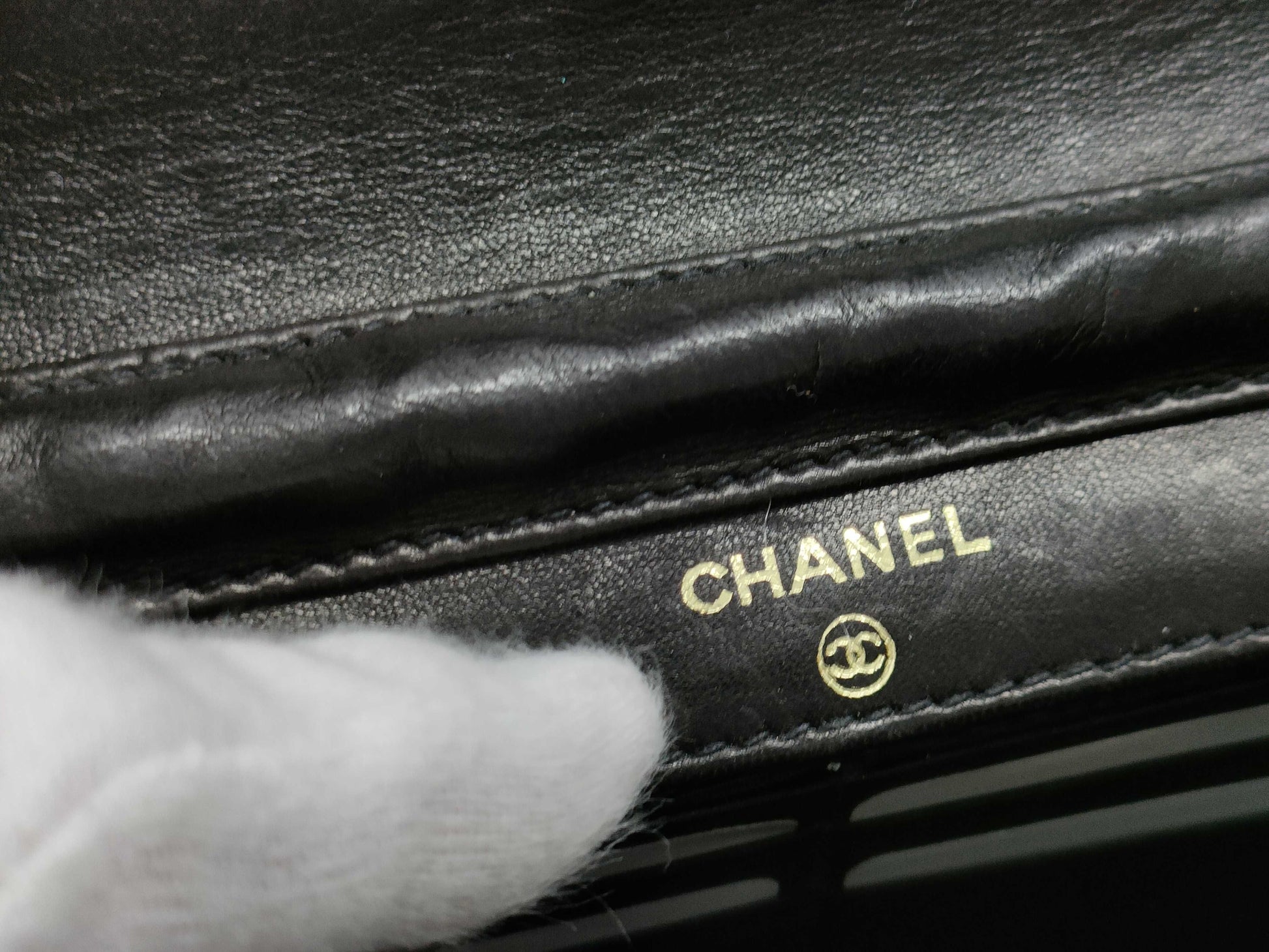 CHANEL Caviar Skin Chain Wallet Shoulder Bag