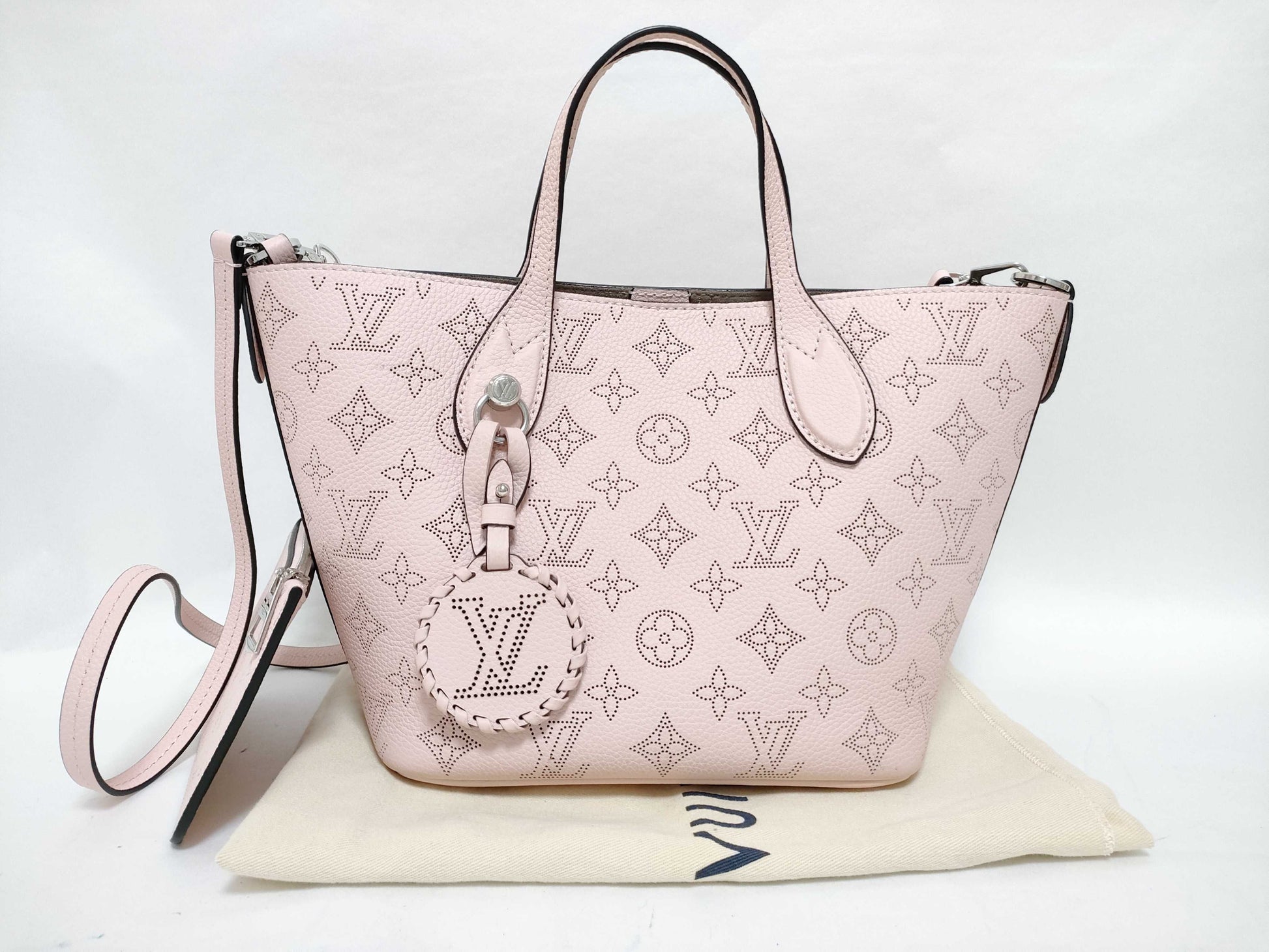 LOUIS VUITTON M23196 Mahina M23196 Blossom PM Handbag