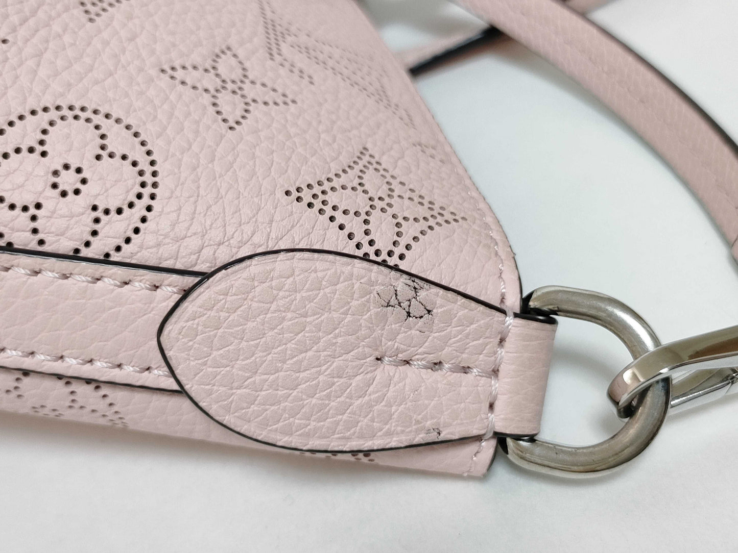 LOUIS VUITTON M23196 Mahina M23196 Blossom PM Handbag