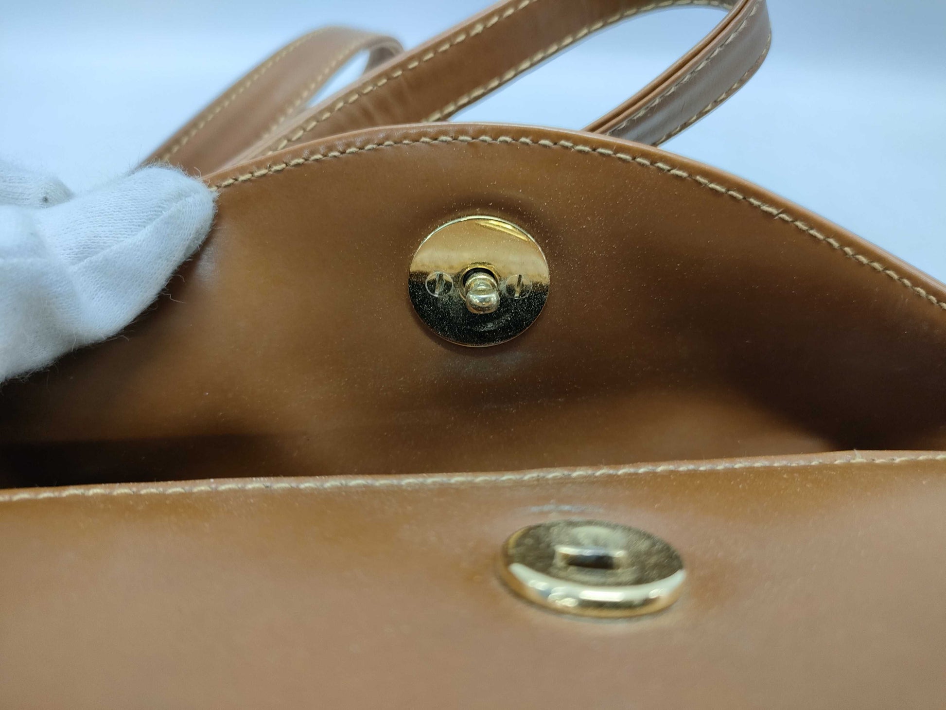 GUCCI Old Leather Shoulder Turnlock Shoulder Bag